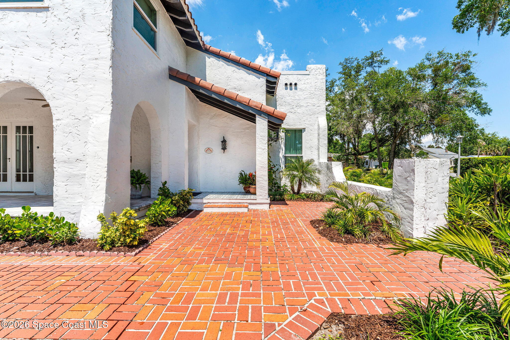 121 Circle Drive