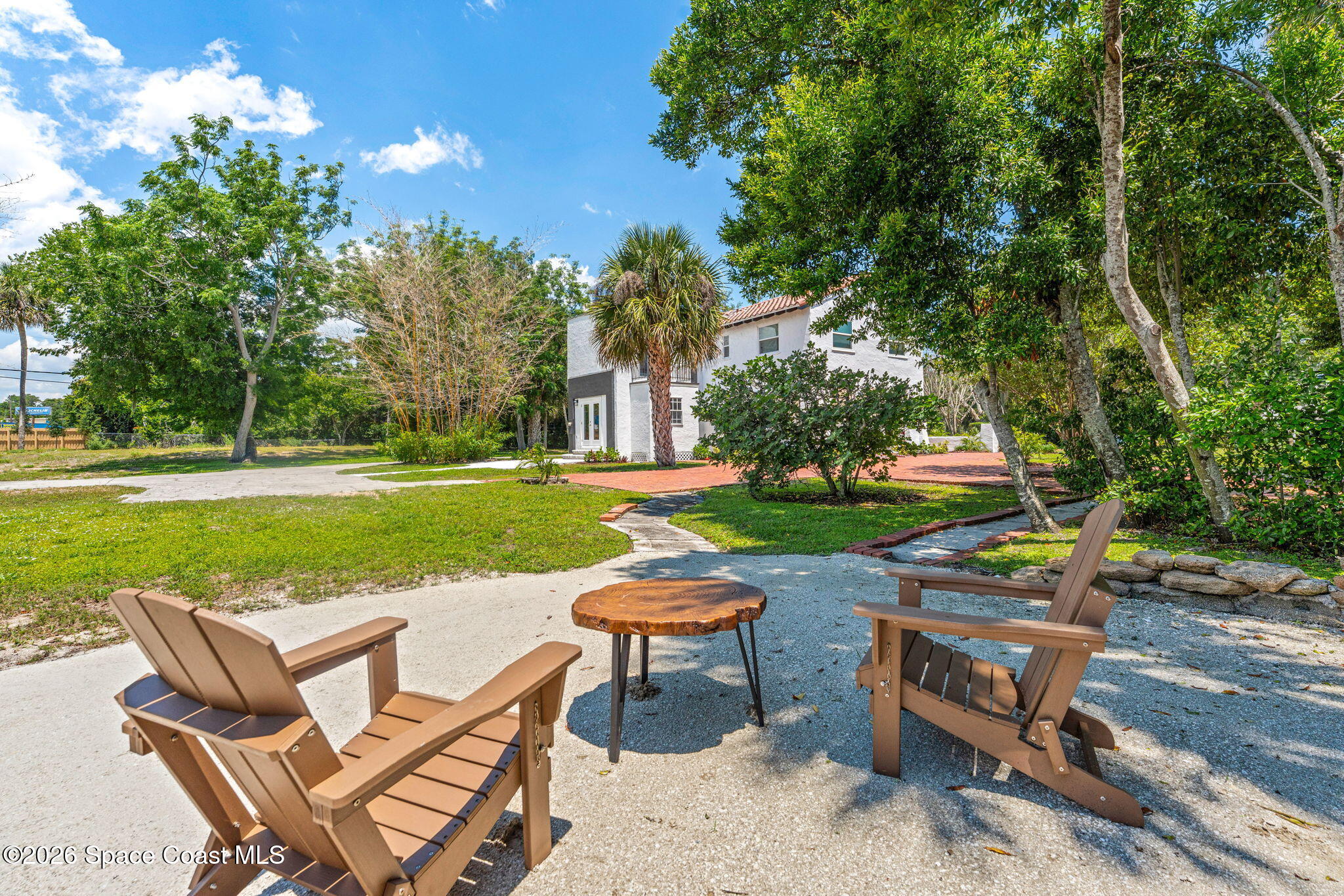 121 Circle Drive