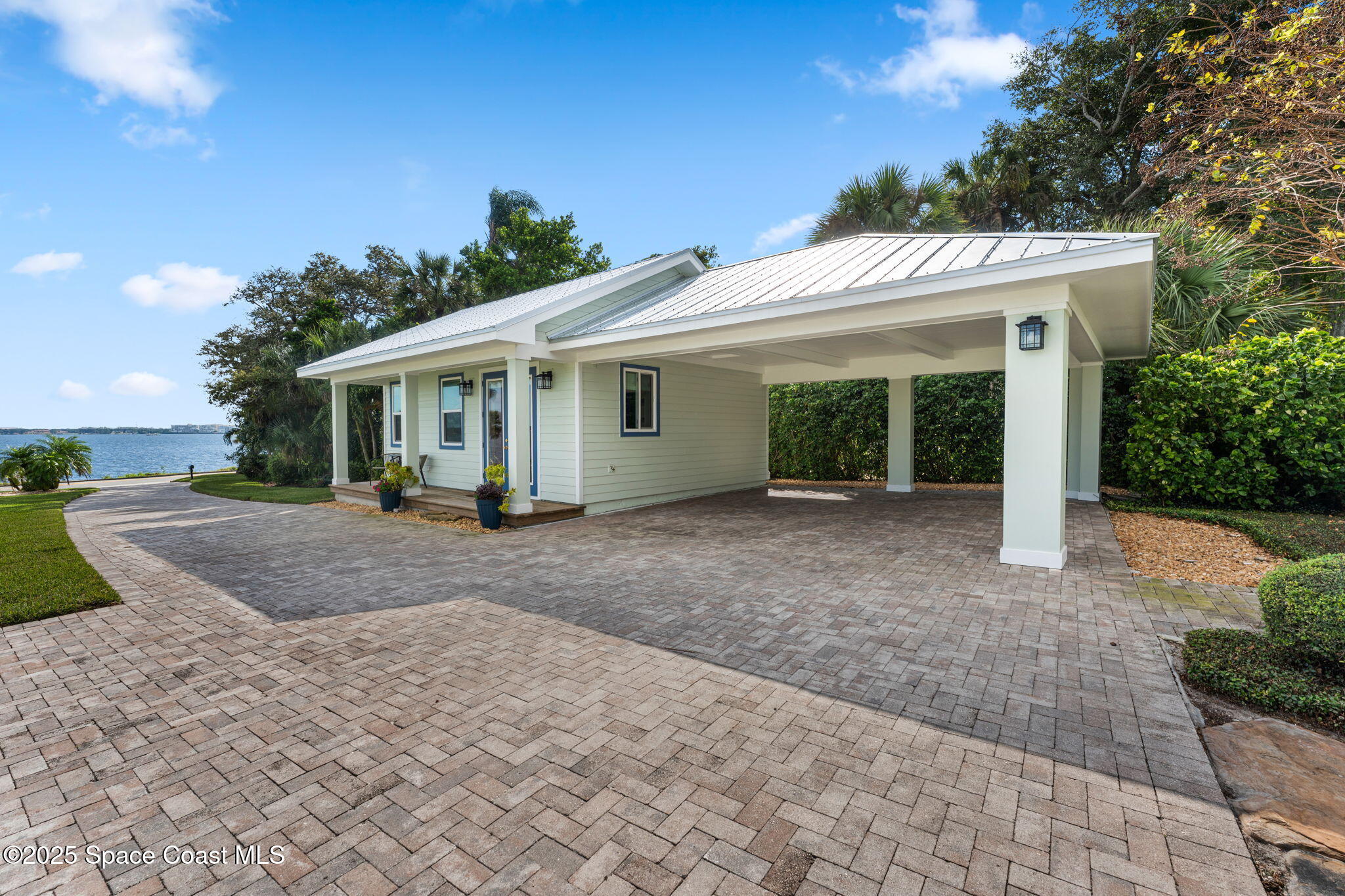 413 N Indian River Drive