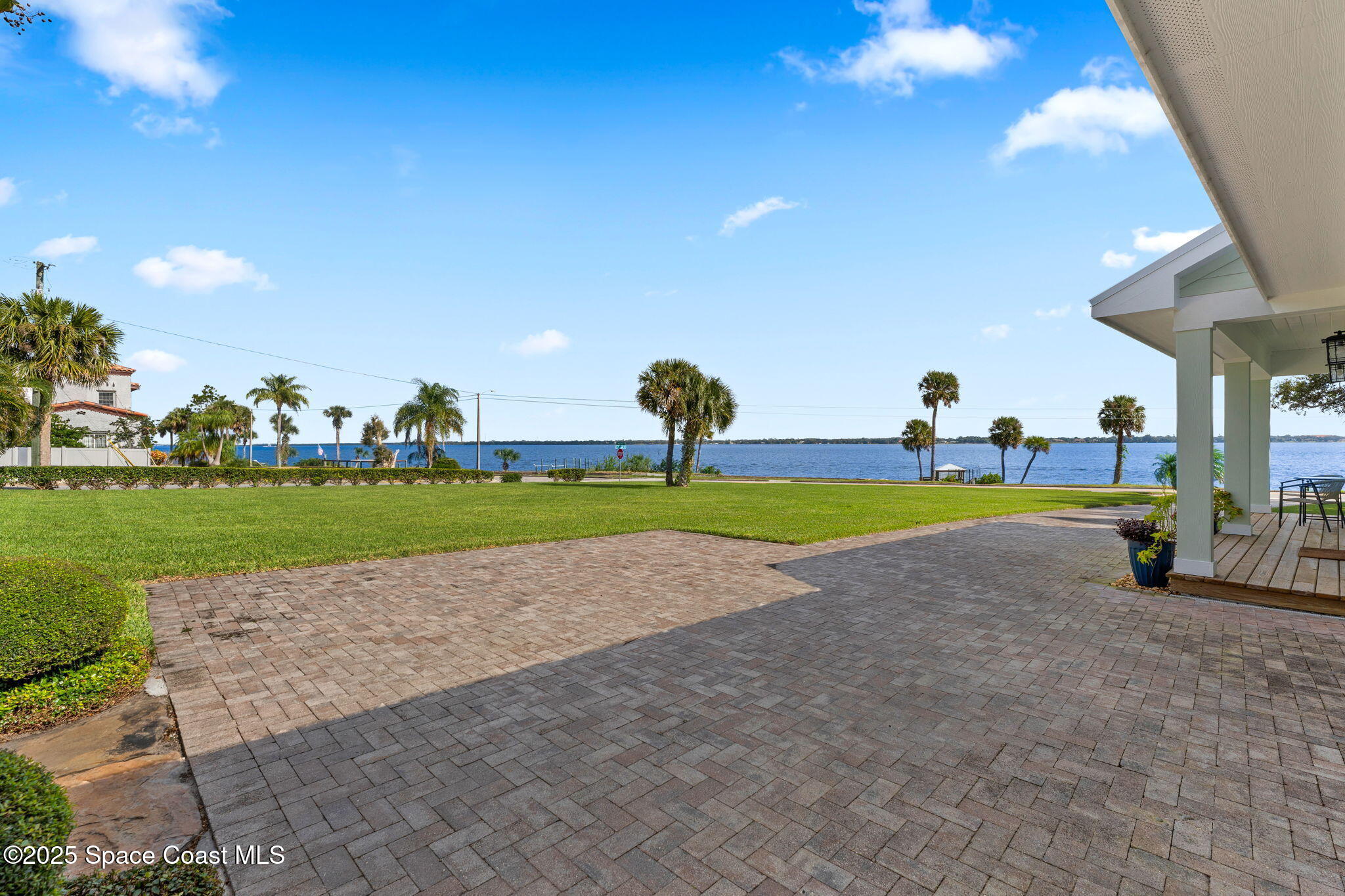 413 N Indian River Drive