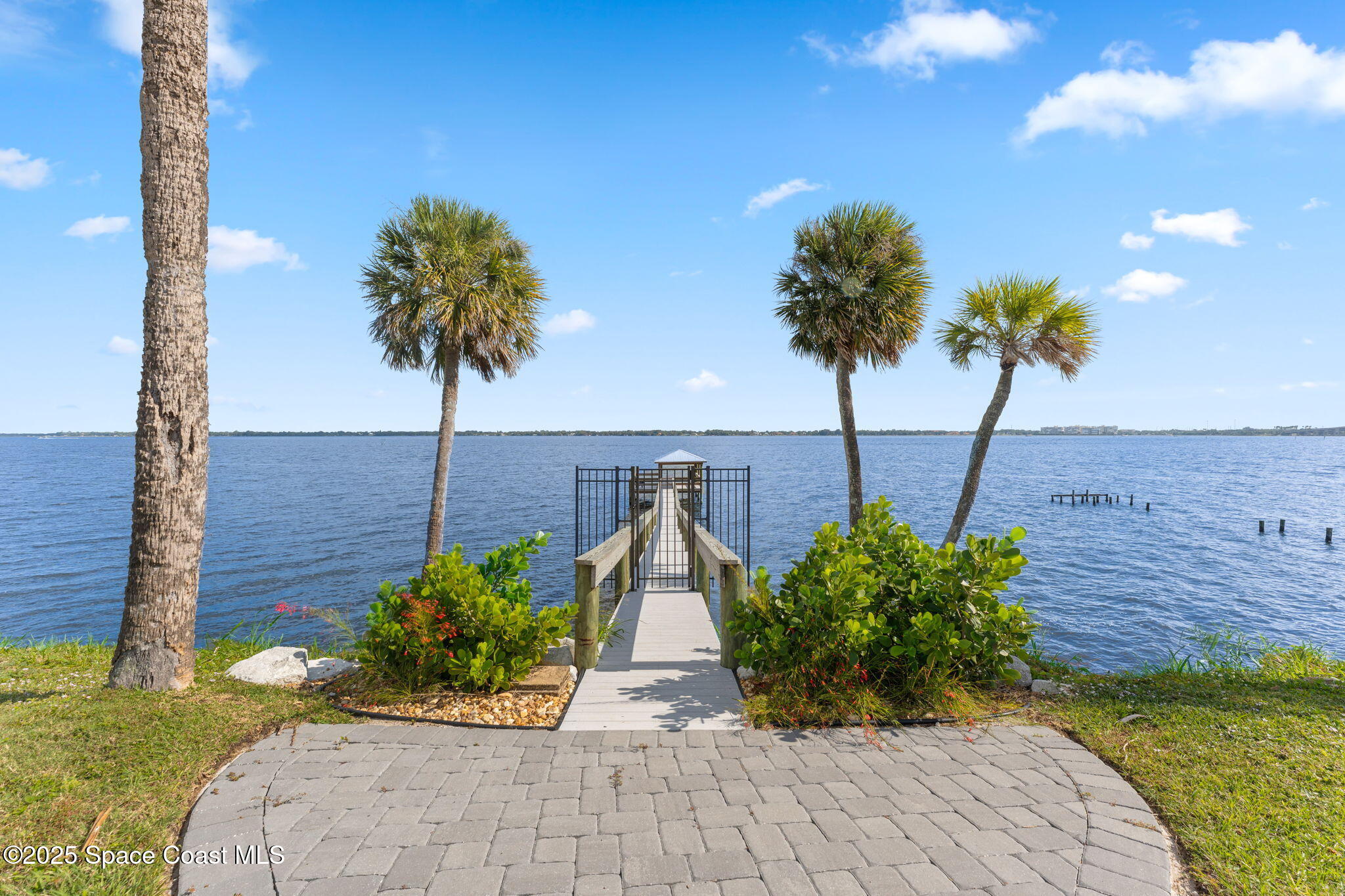 413 N Indian River Drive