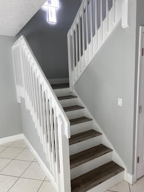 1212 Vista Oaks Circle NE