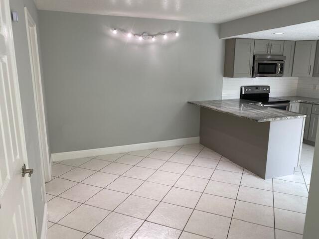 1212 Vista Oaks Circle NE