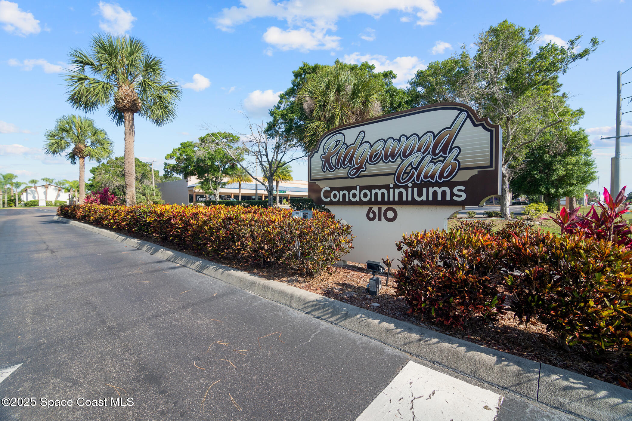 627 Ridge Club Drive 14