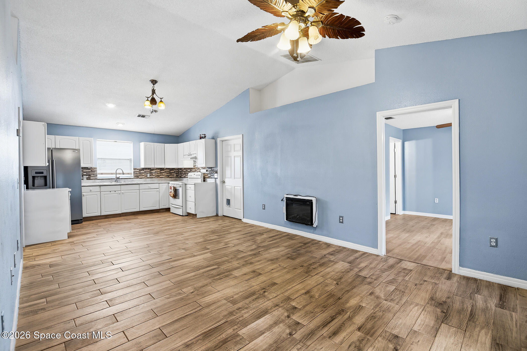 112 Lado Lane