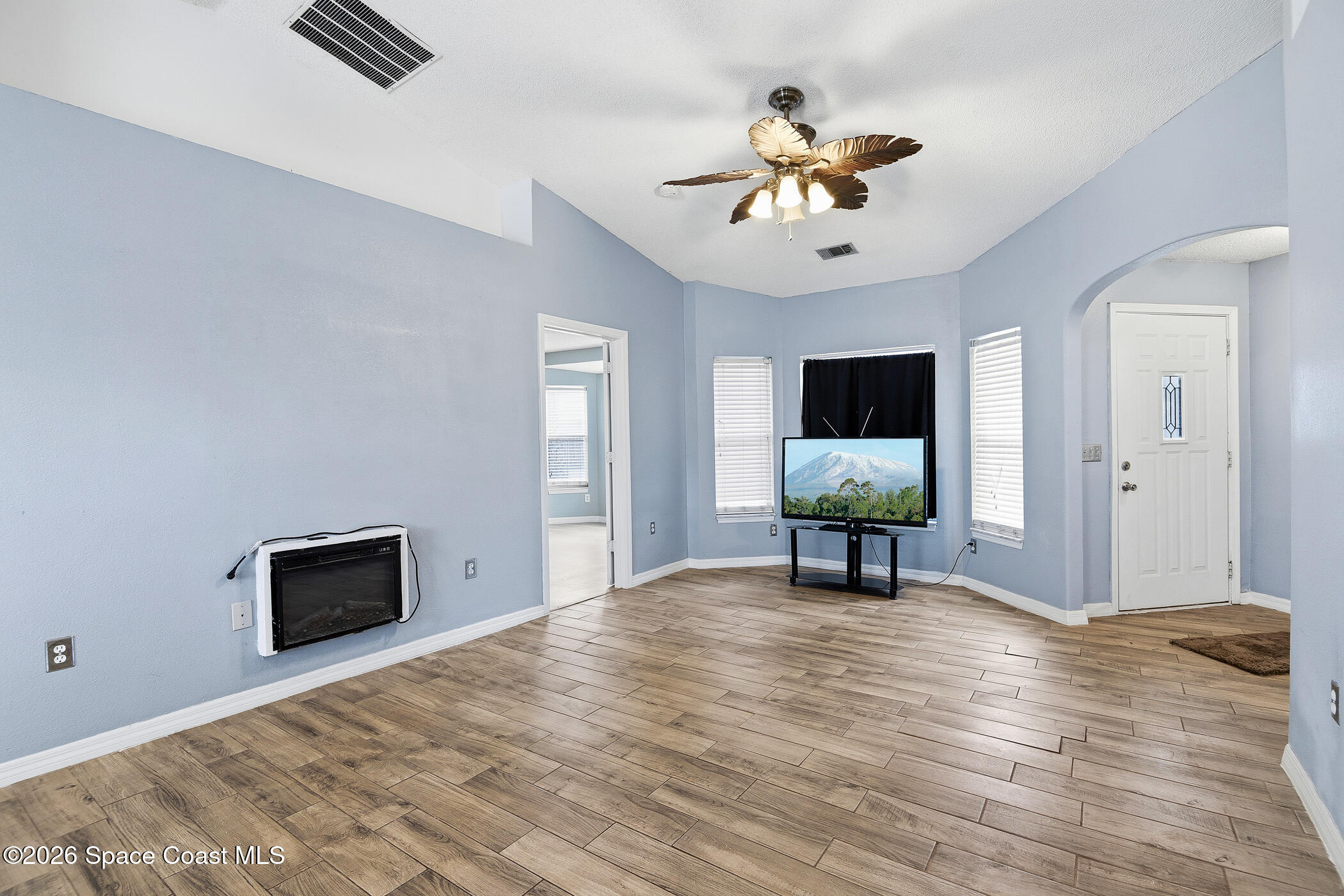 112 Lado Lane
