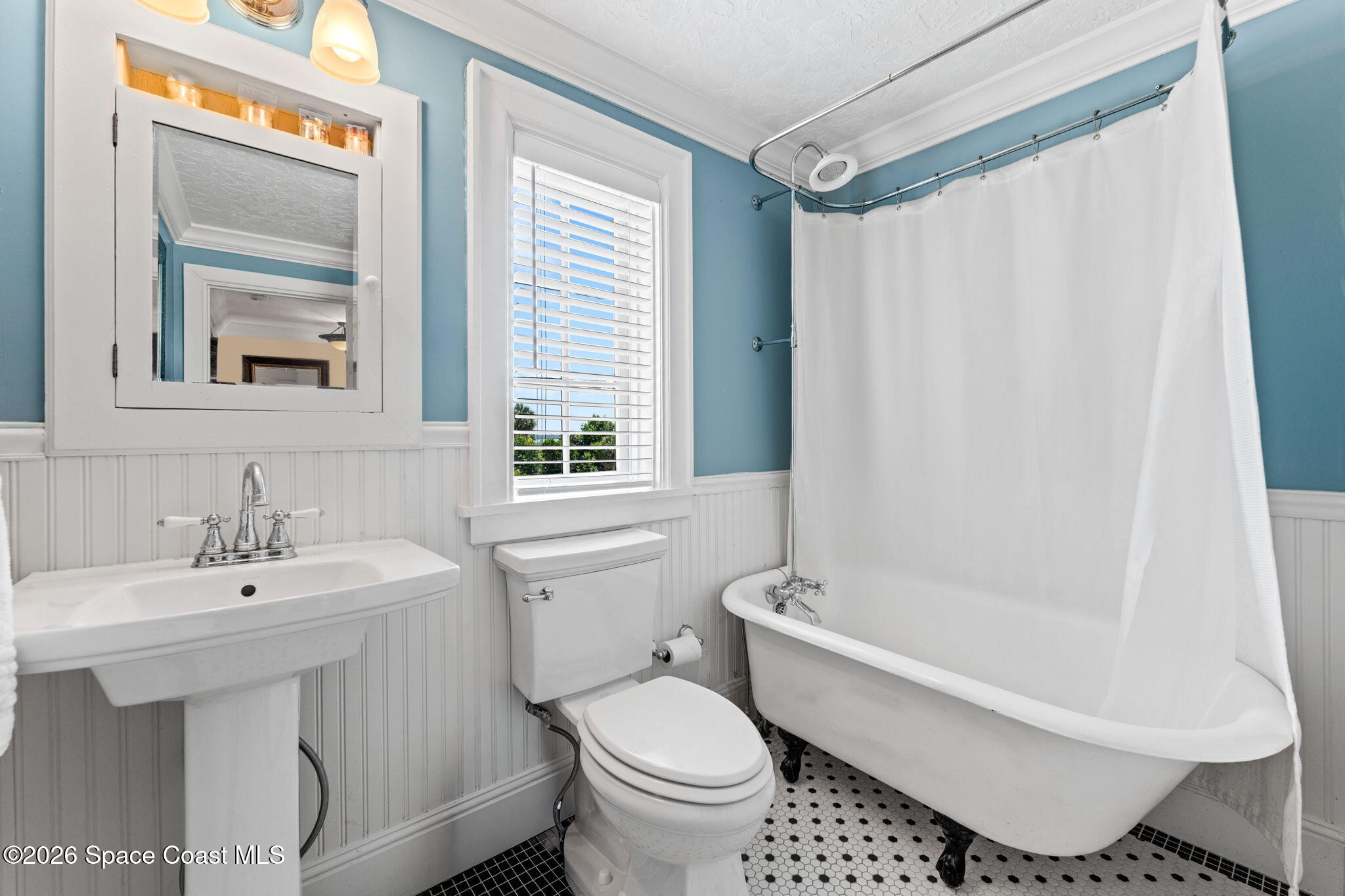 2105 Mac Farland Drive