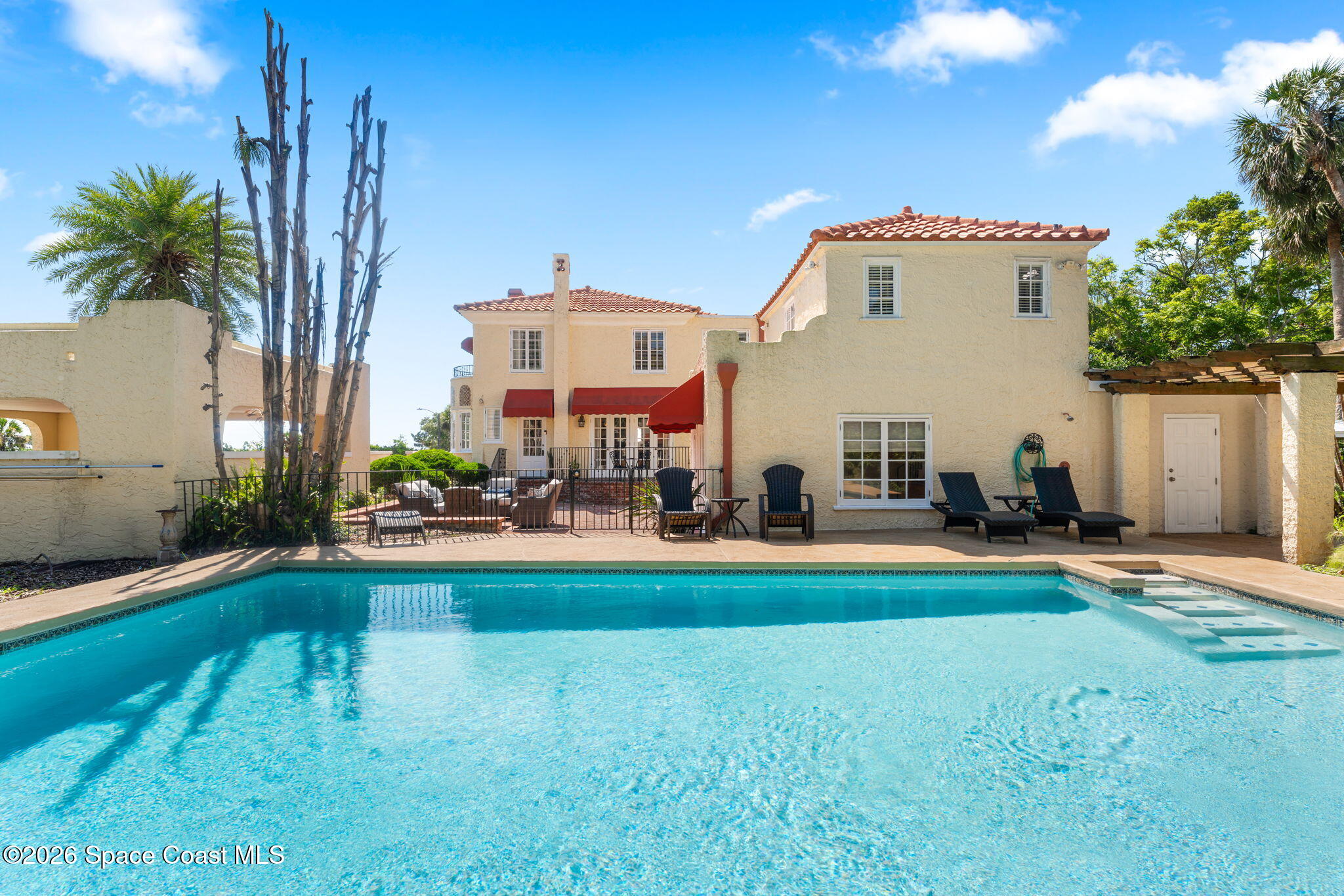 2105 Mac Farland Drive