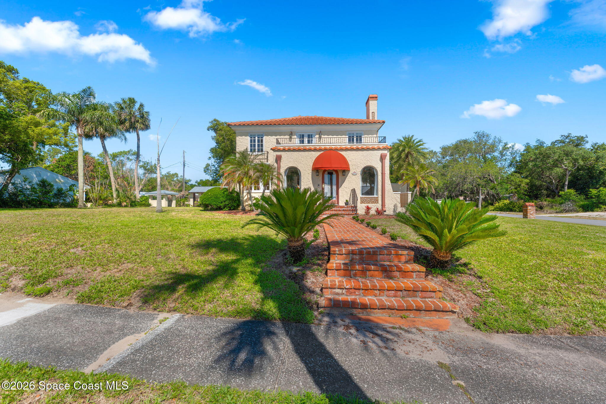 2105 Mac Farland Drive