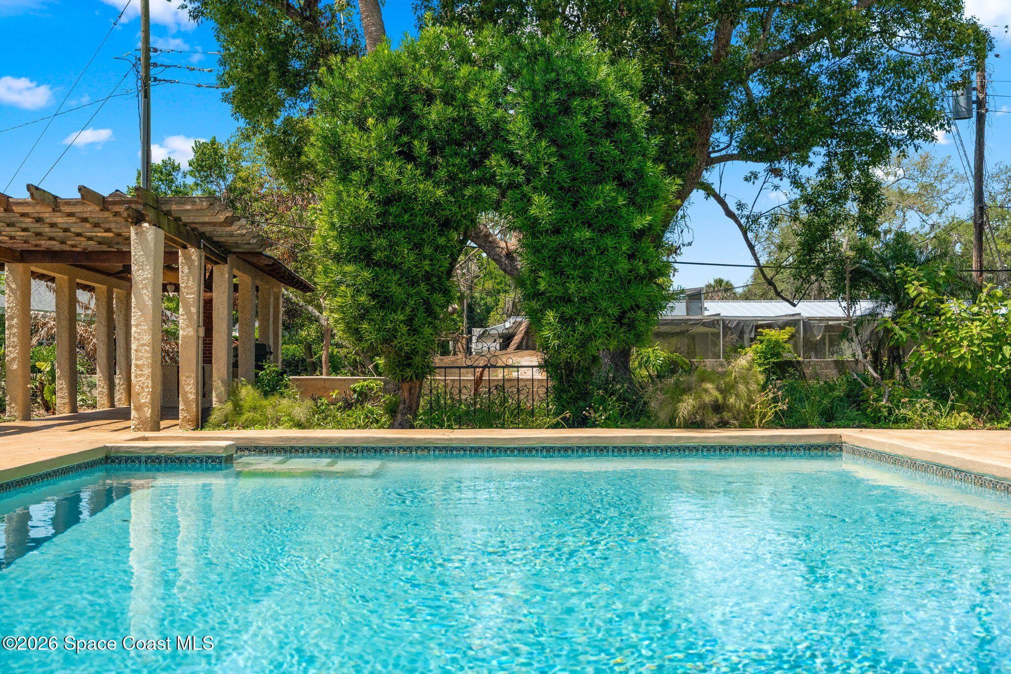 2105 Mac Farland Drive