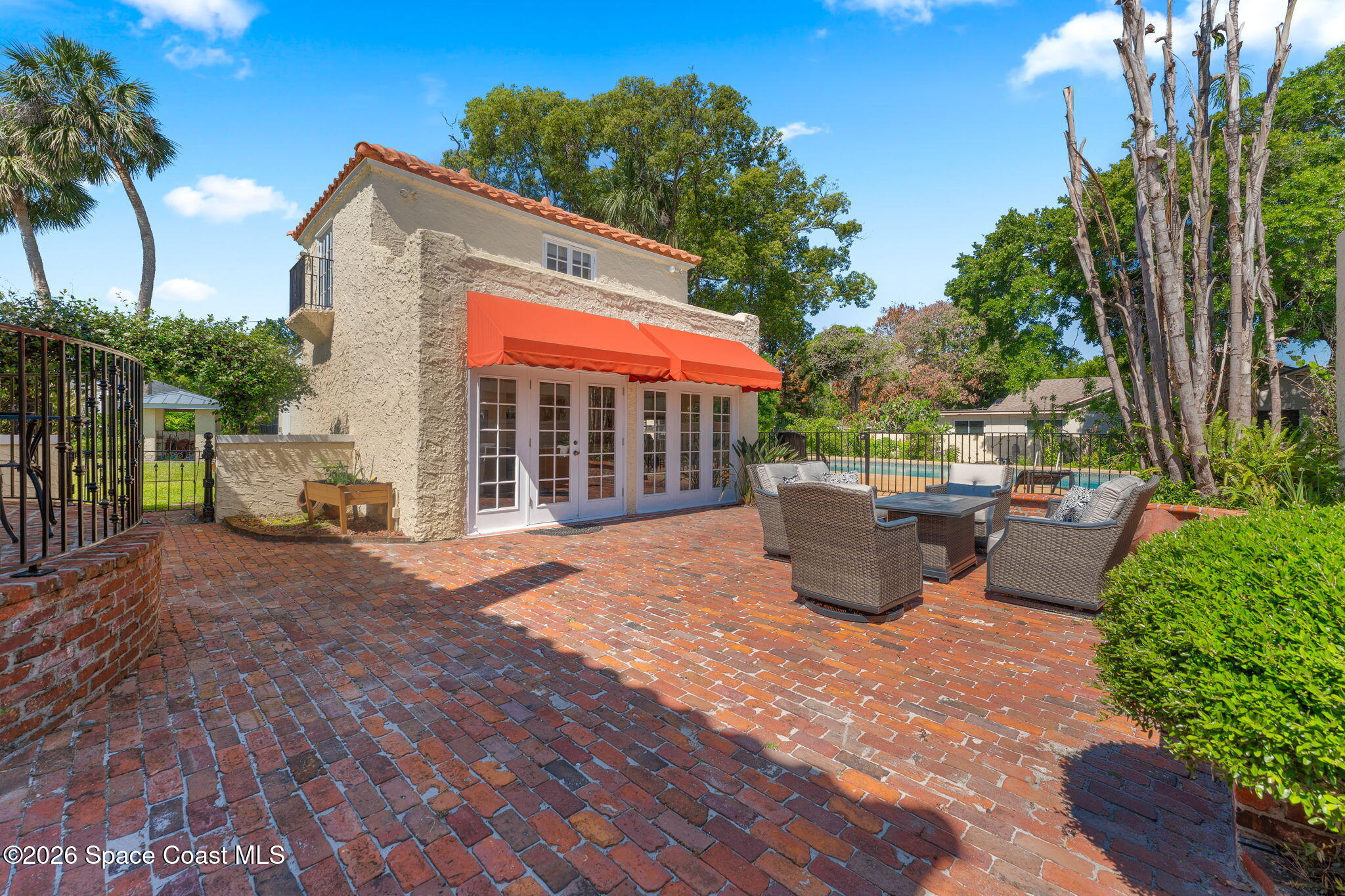 2105 Mac Farland Drive