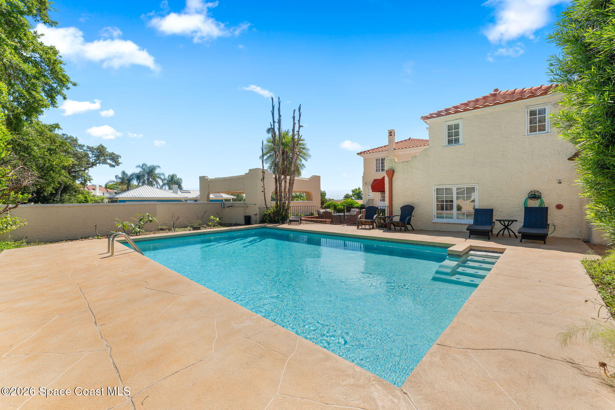 2105 Mac Farland Drive