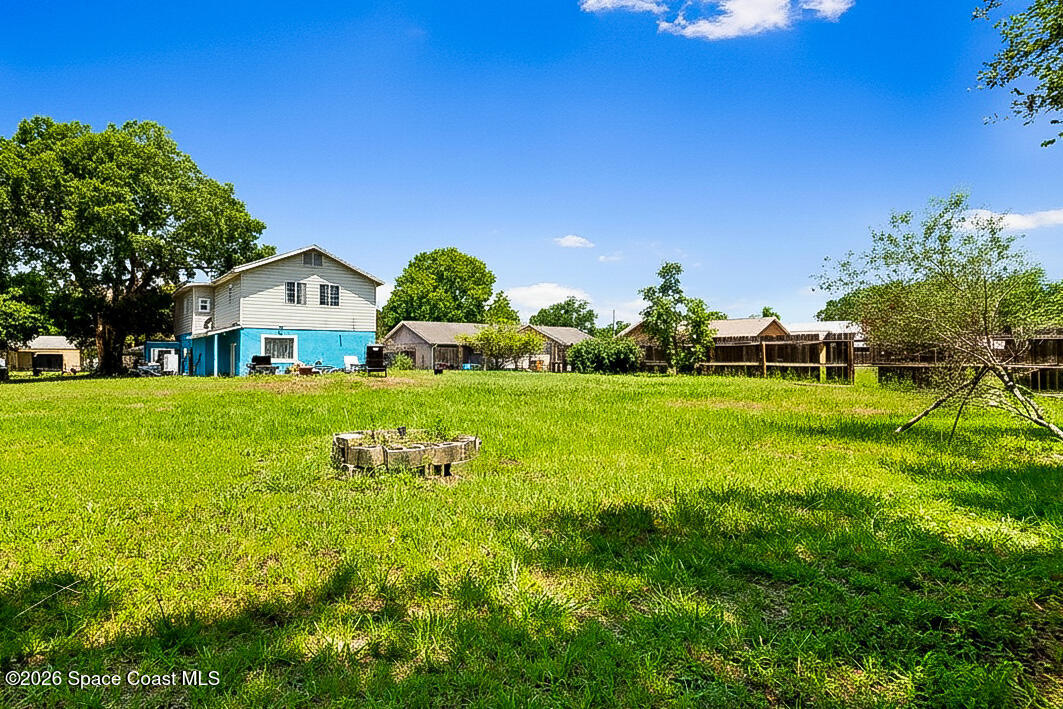 6599 Bamboo Avenue