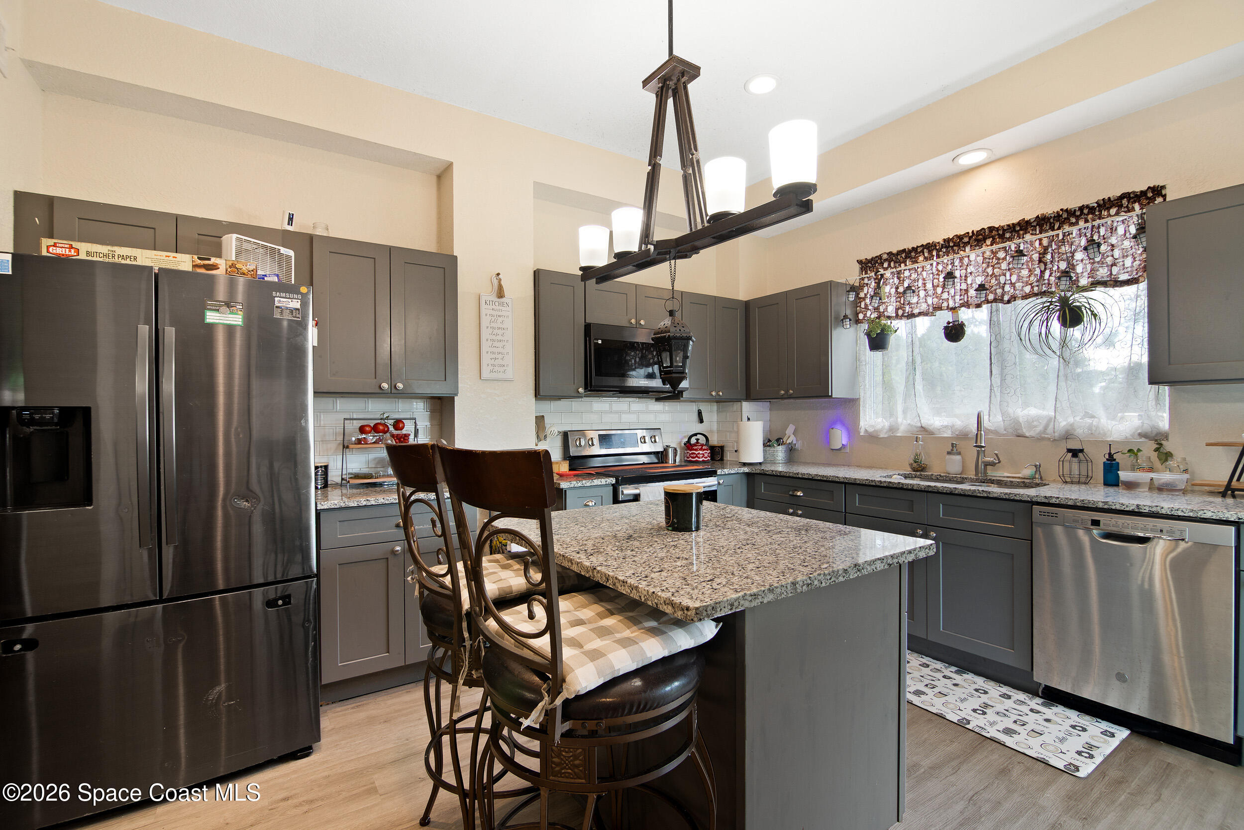 6599 Bamboo Avenue
