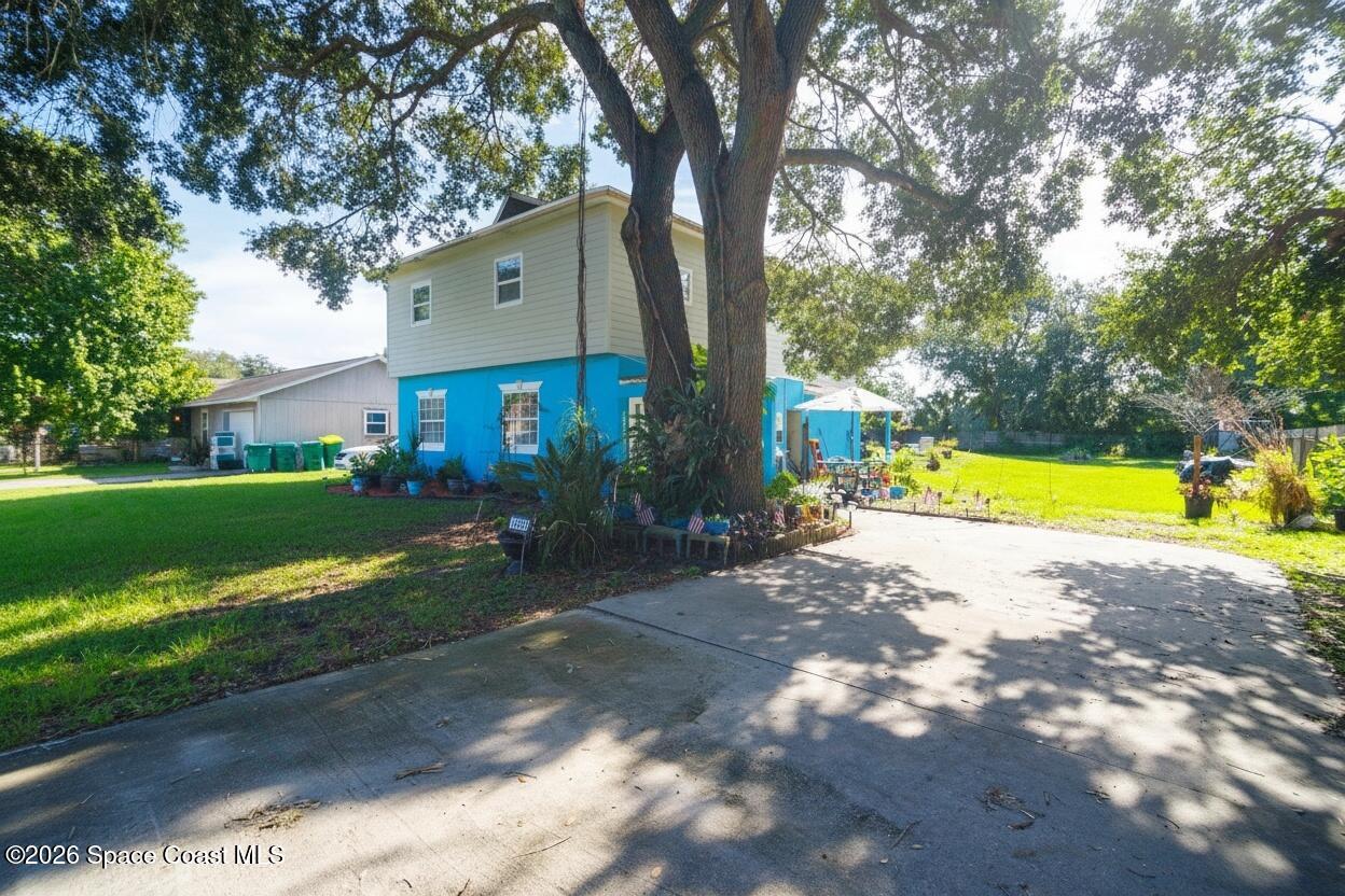 6599 Bamboo Avenue