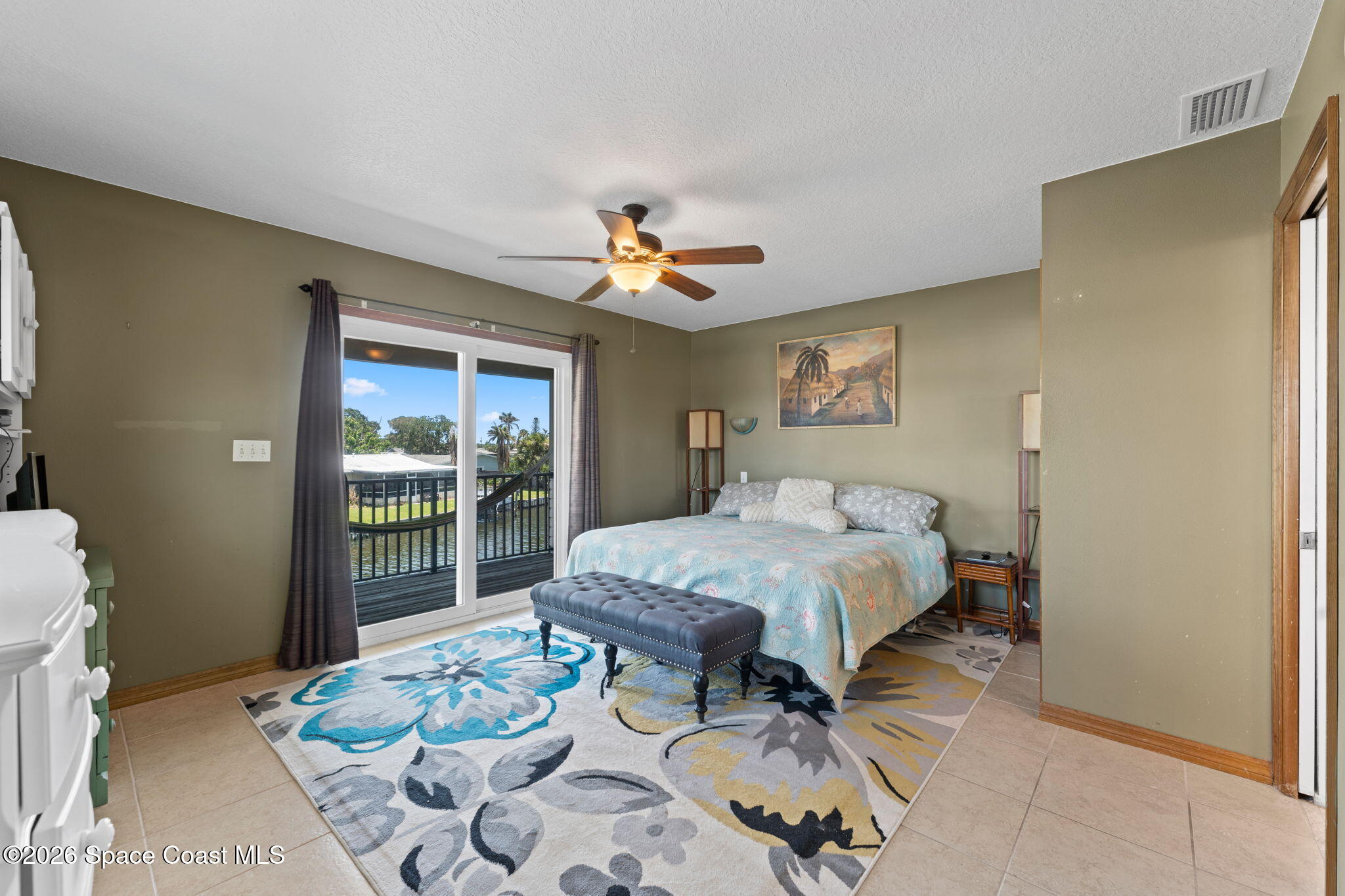 1275 Island Drive