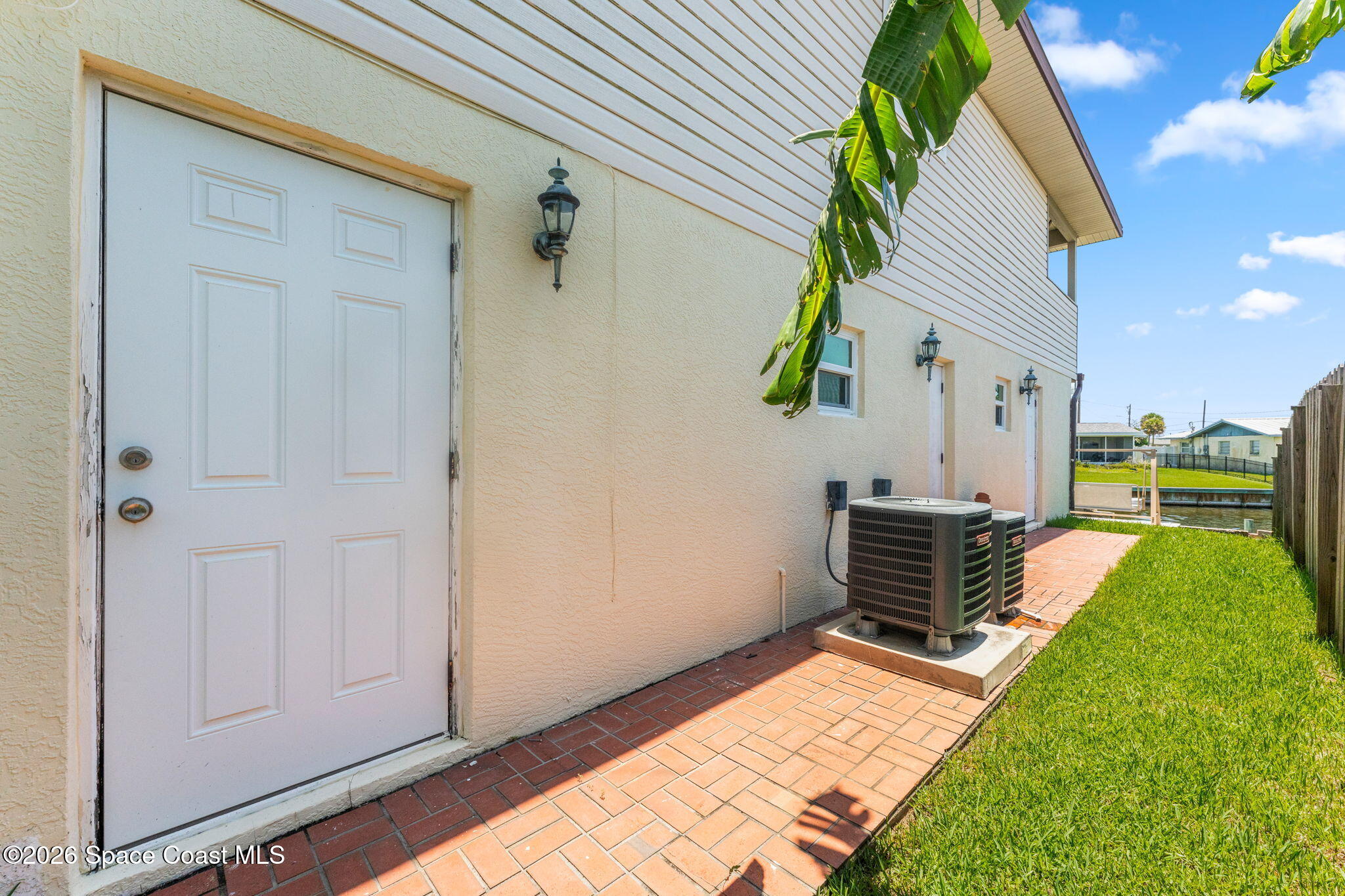 1275 Island Drive