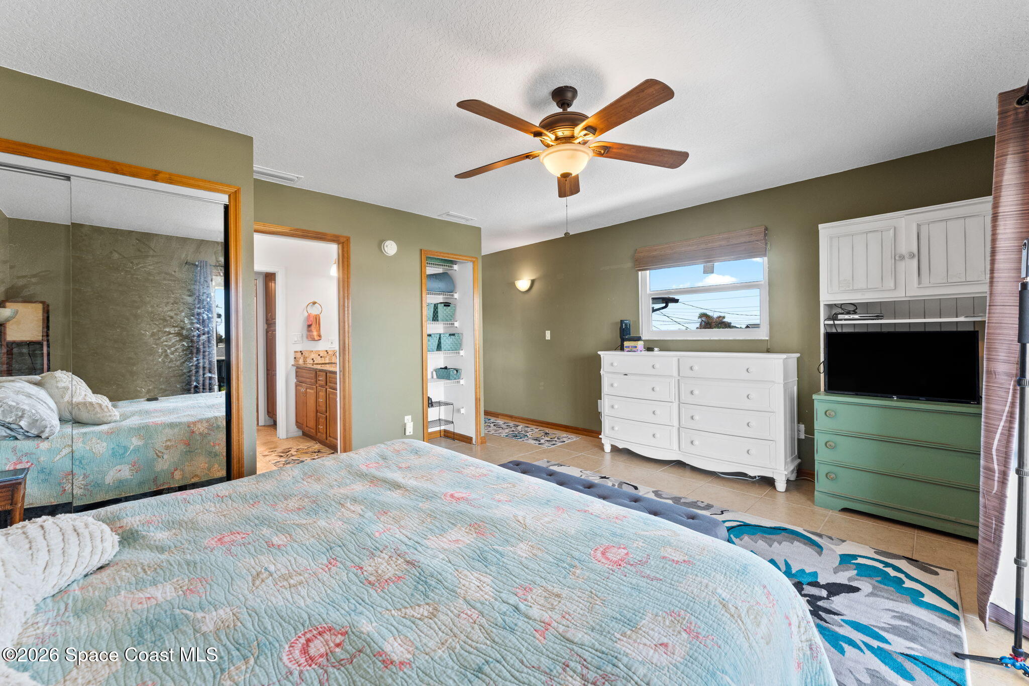 1275 Island Drive