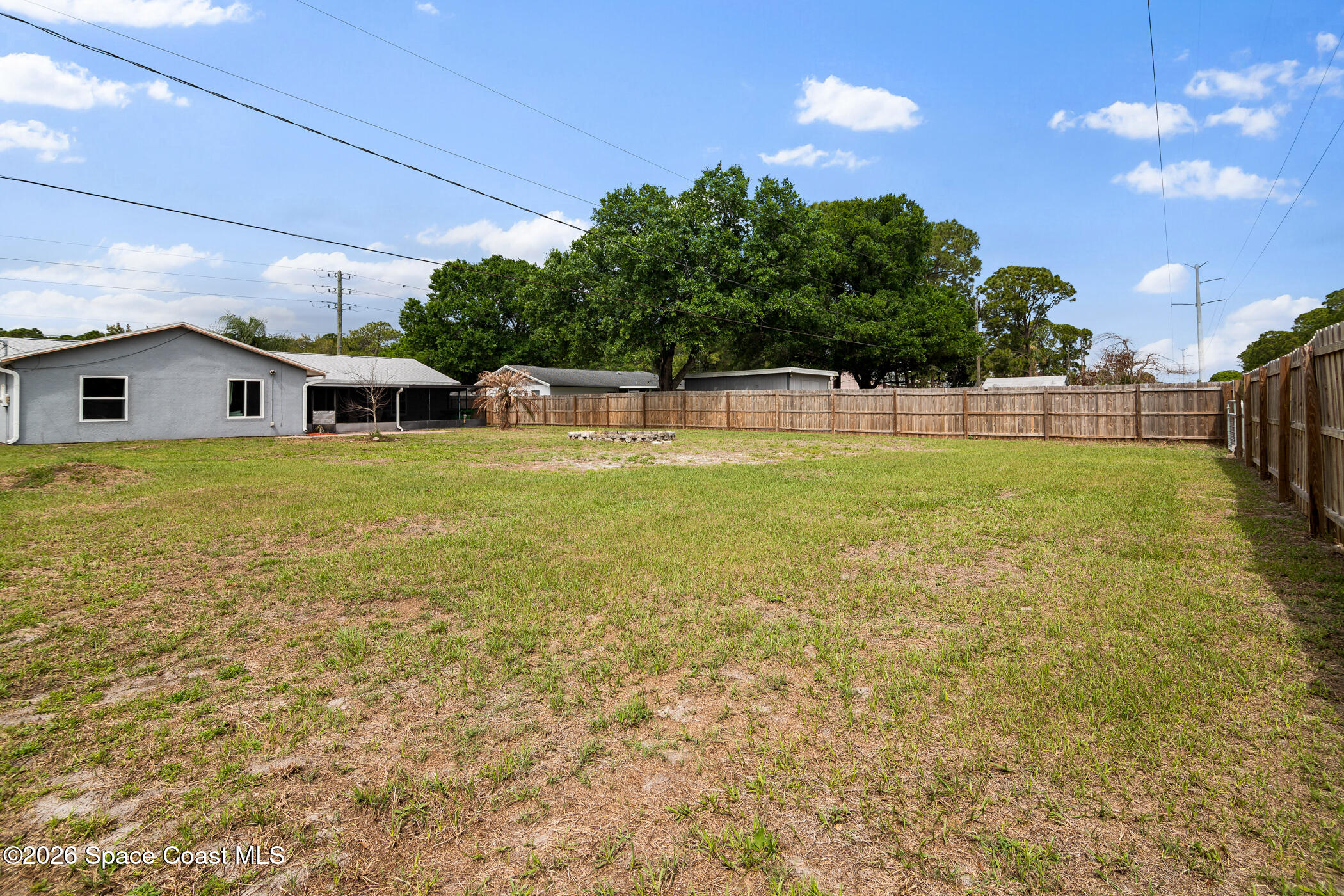 823 Lamplighter Drive NW