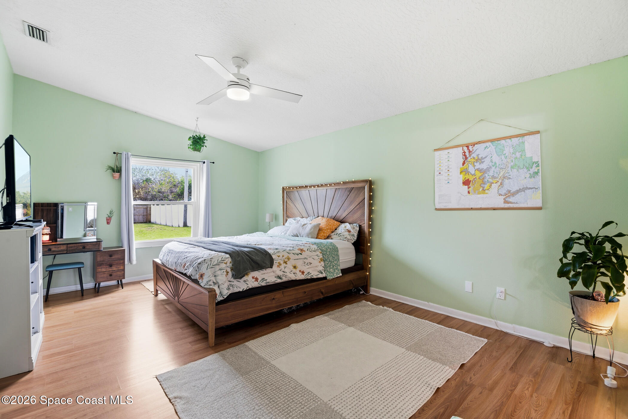 823 Lamplighter Drive NW