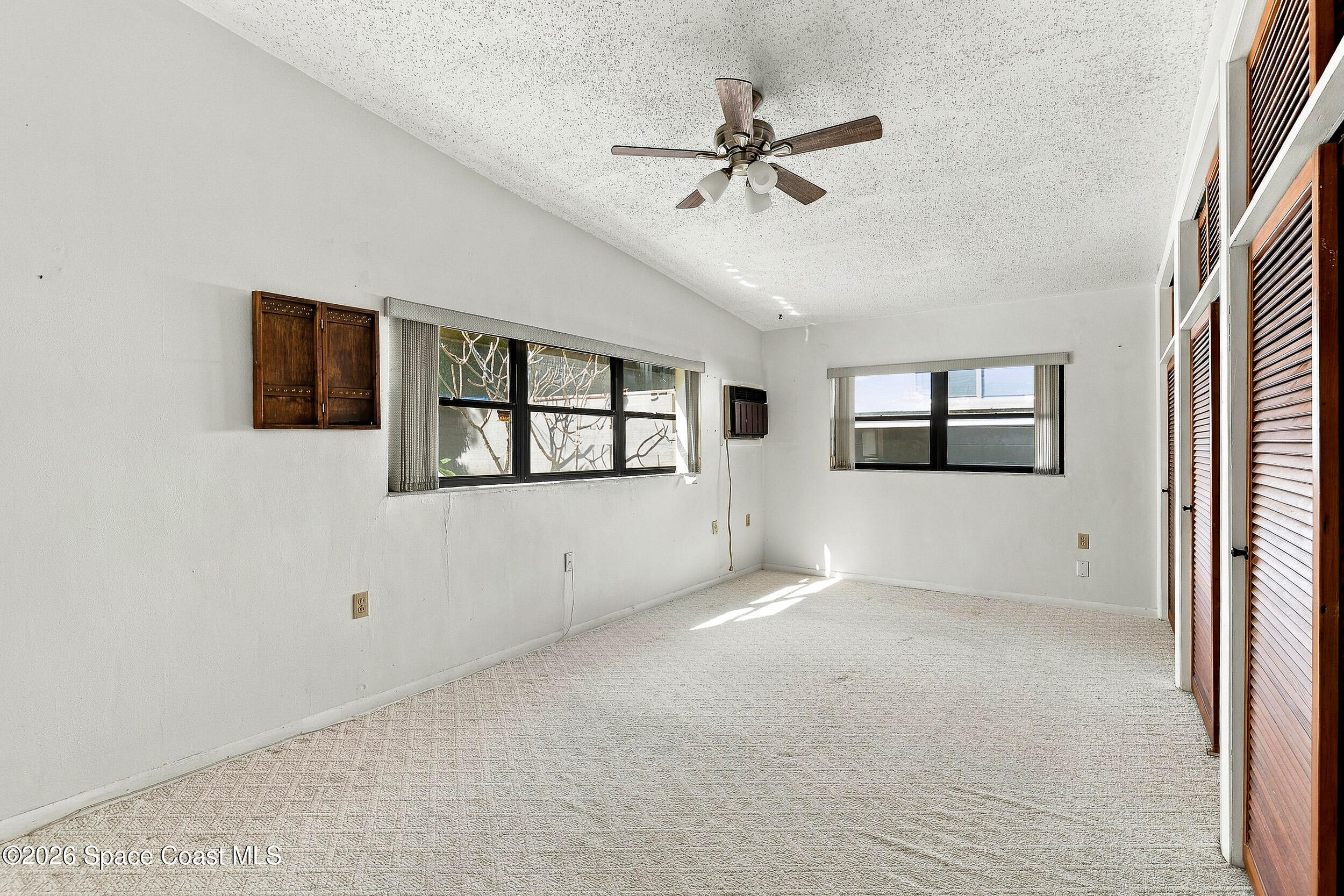 15 Knollwood Drive