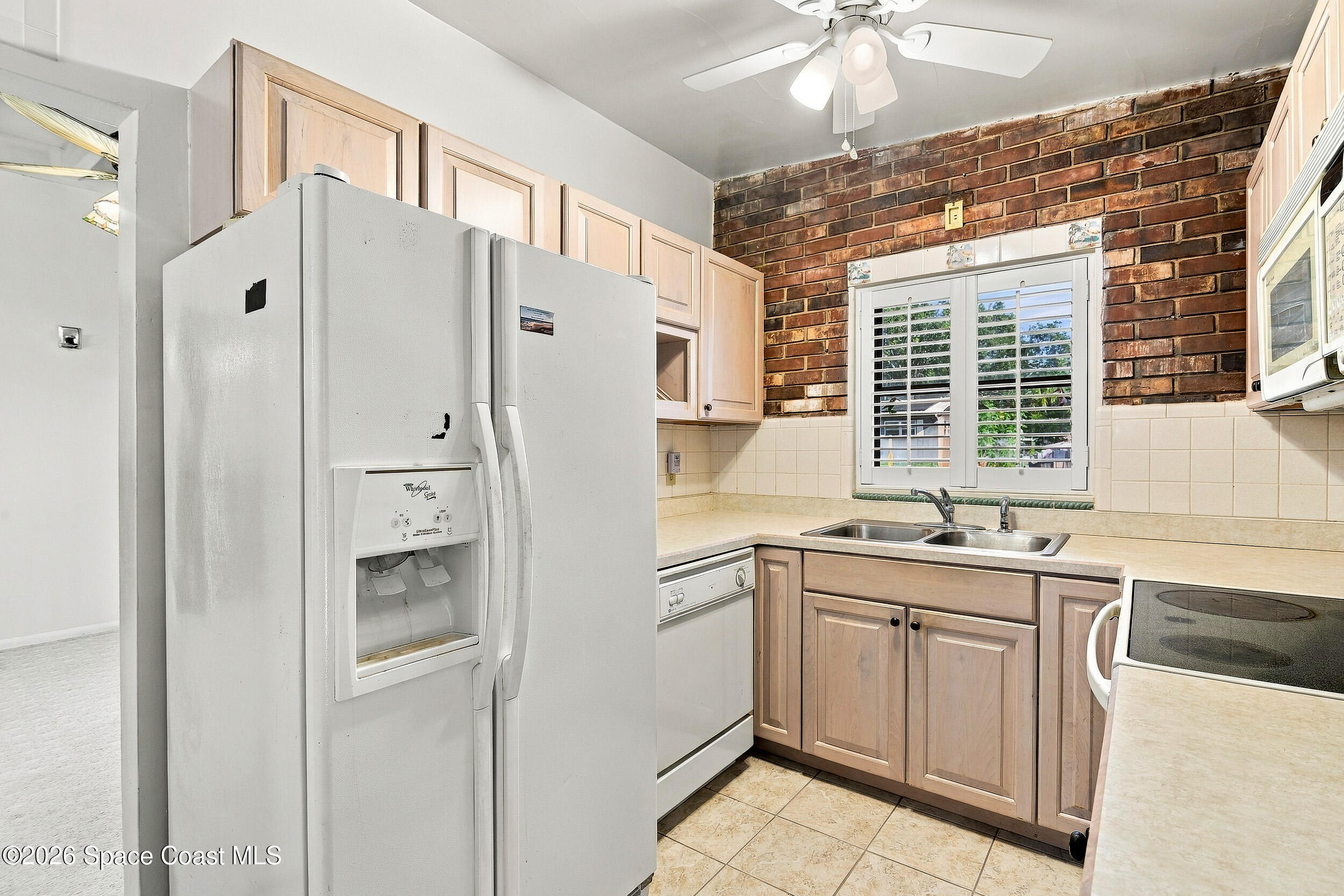 15 Knollwood Drive