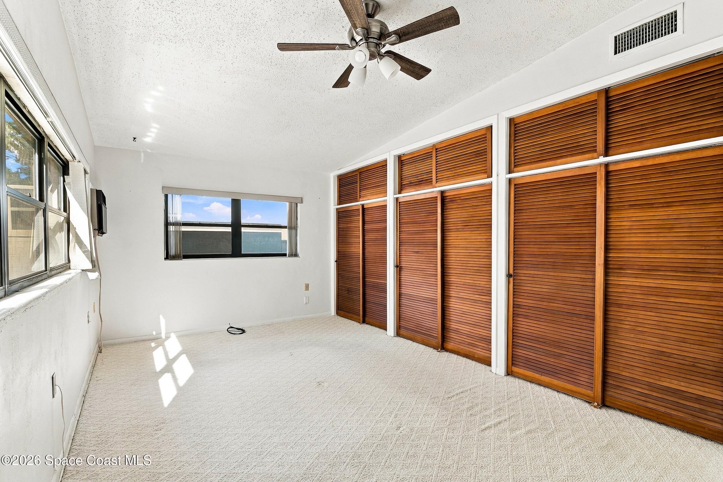 15 Knollwood Drive