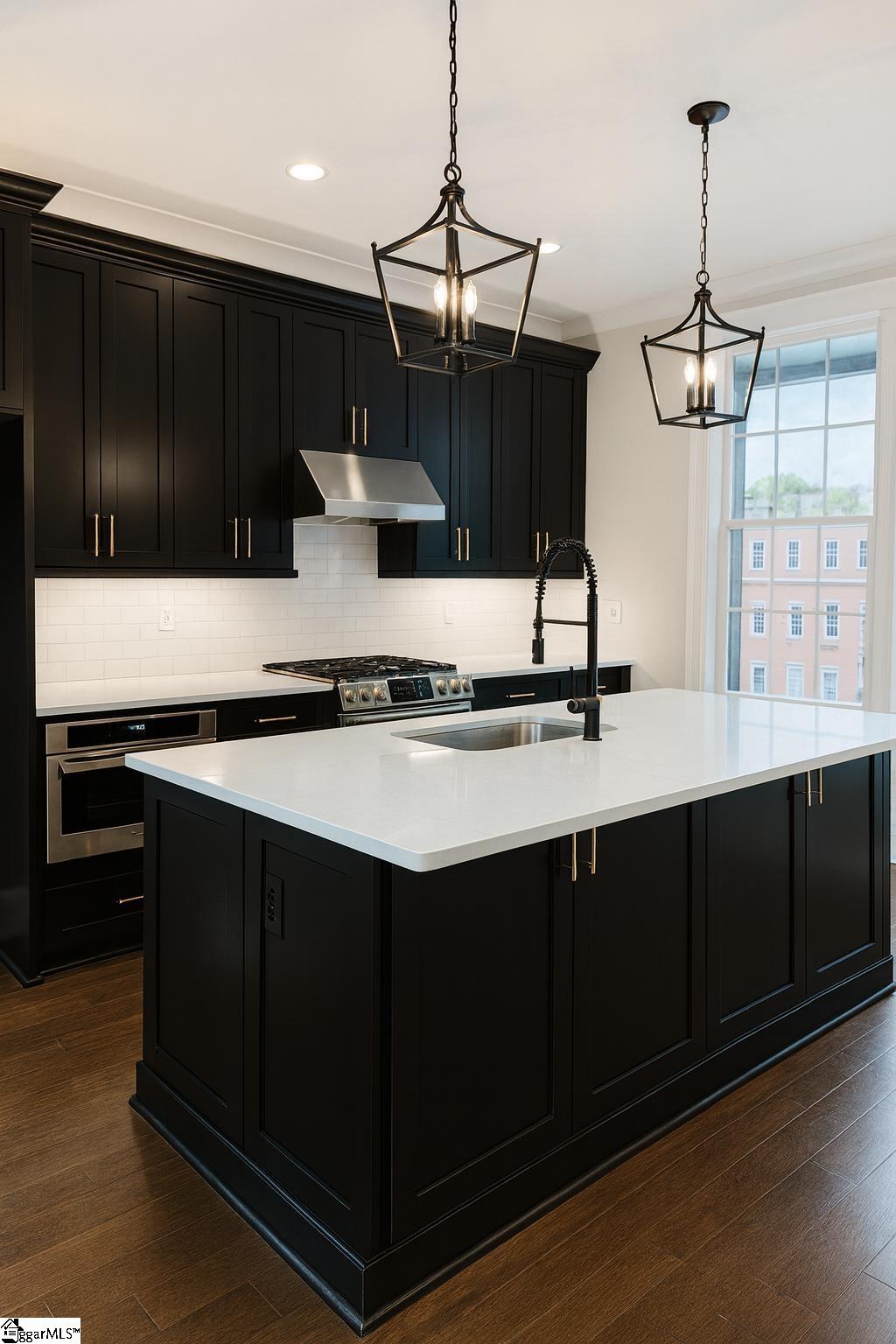 1305 Pendleton Street Unit 11