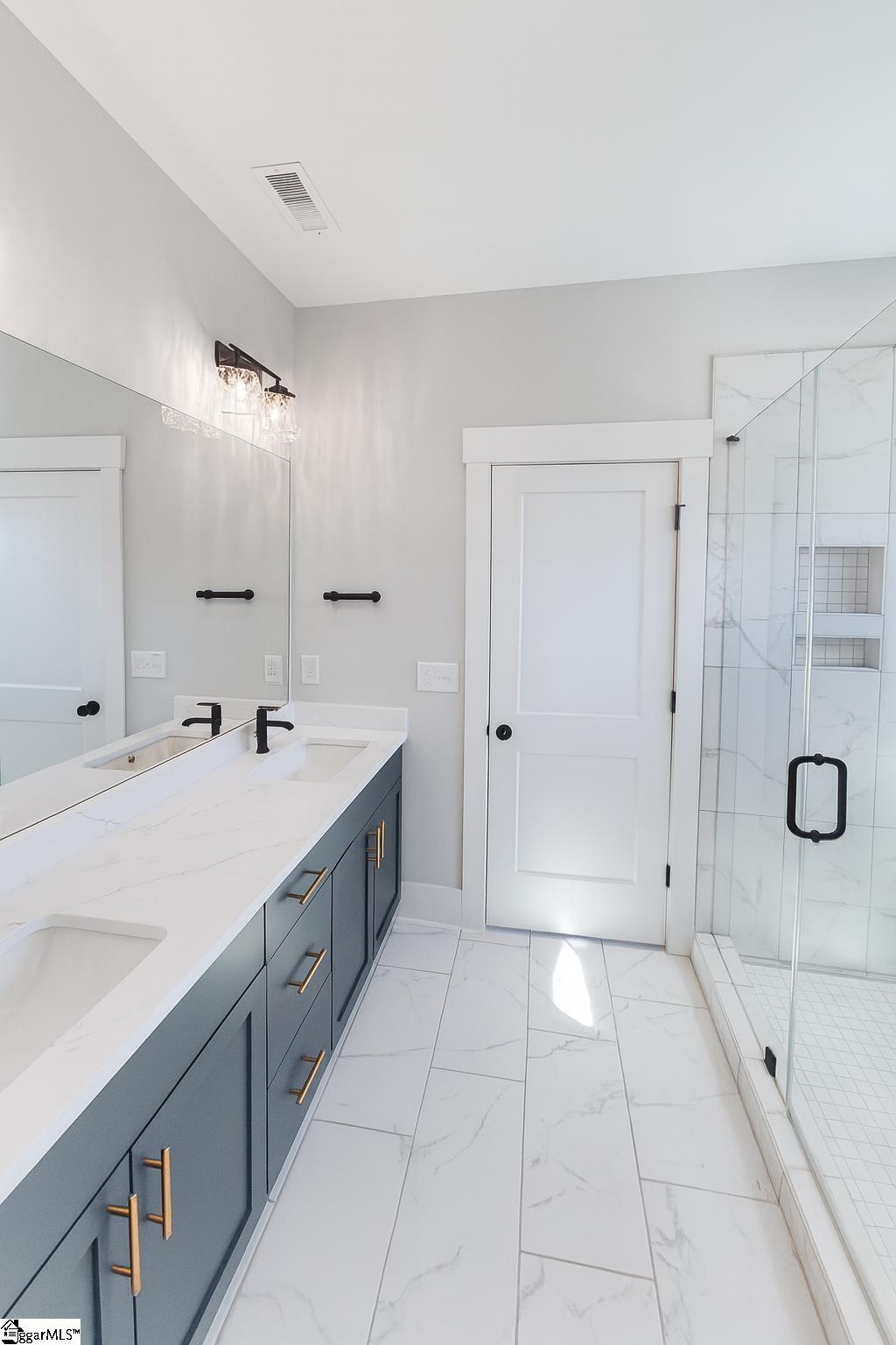 1305 Pendleton Street Unit 11