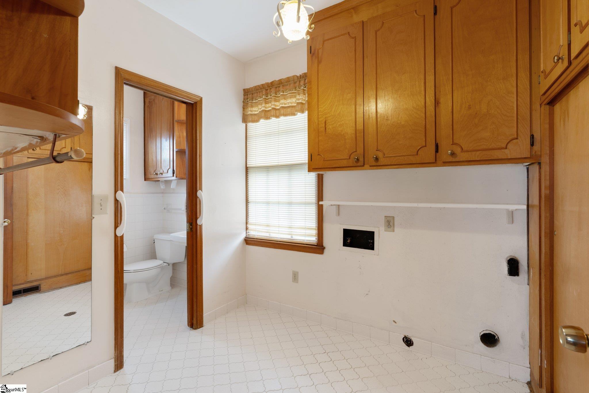 2 Woodfern Circle