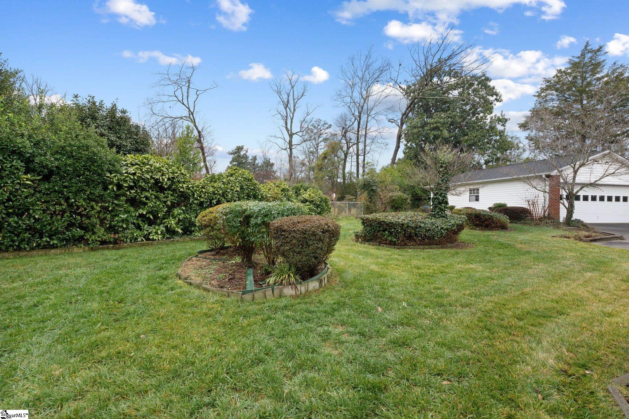 2 Woodfern Circle