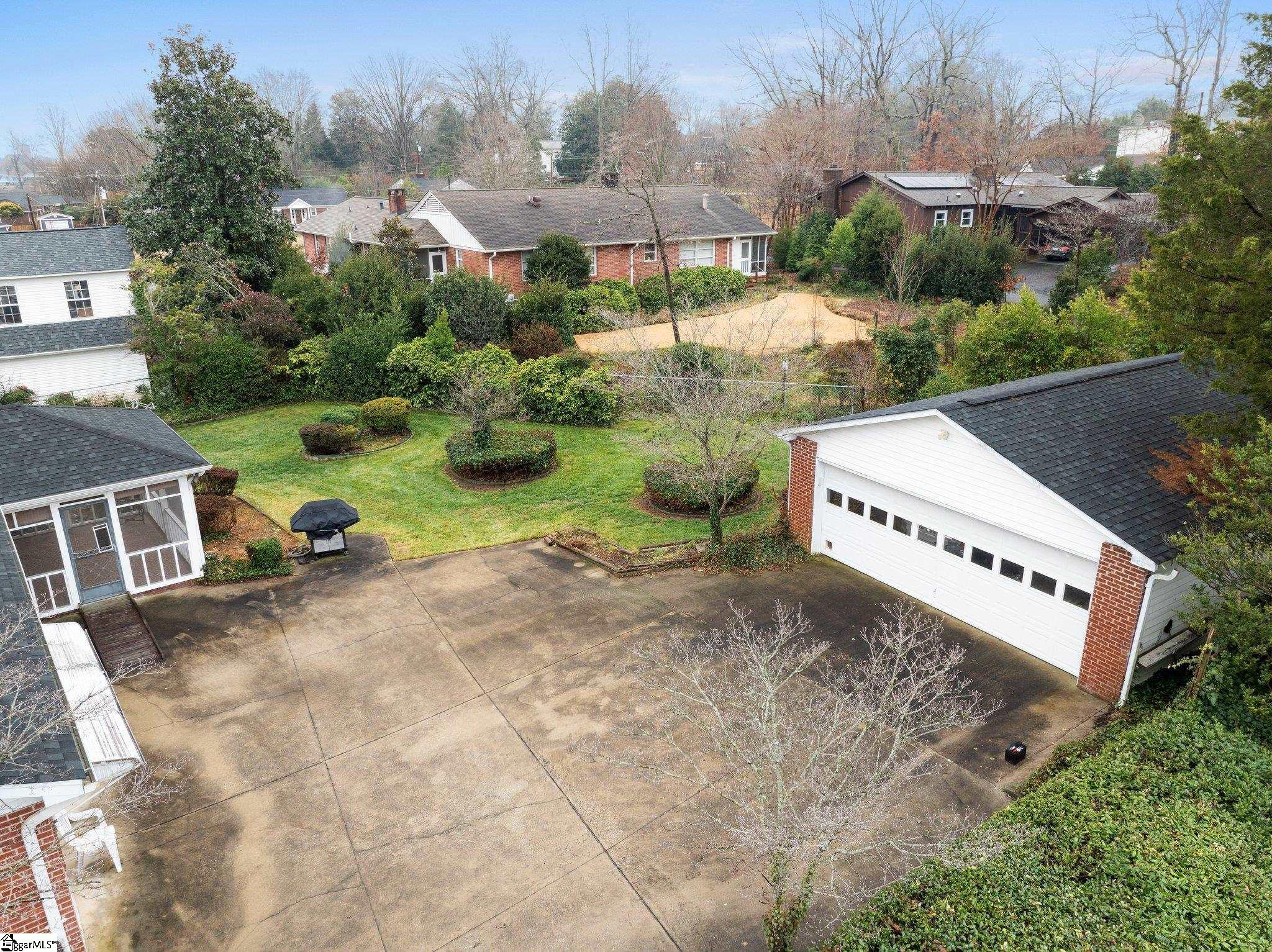 2 Woodfern Circle