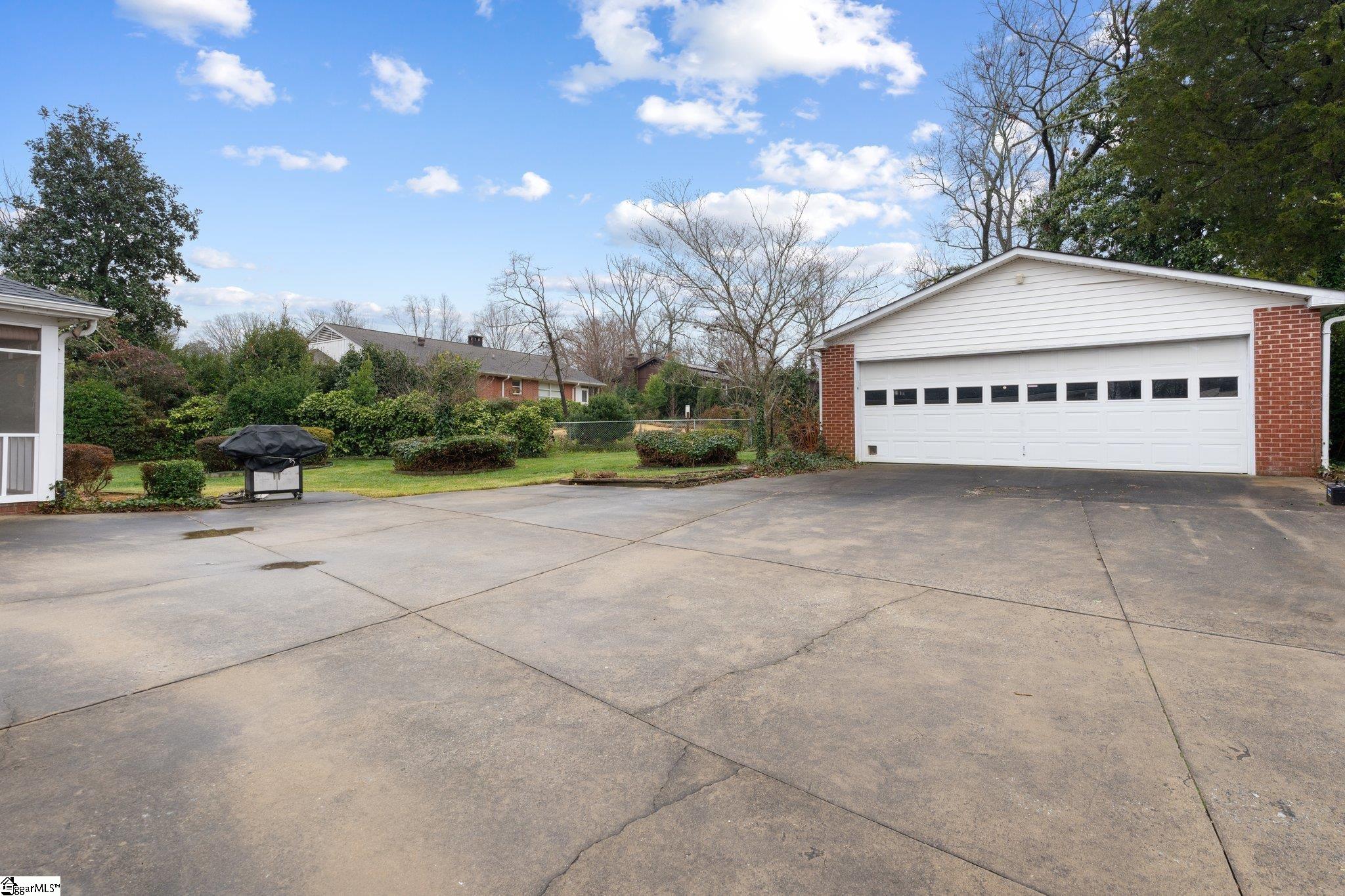 2 Woodfern Circle