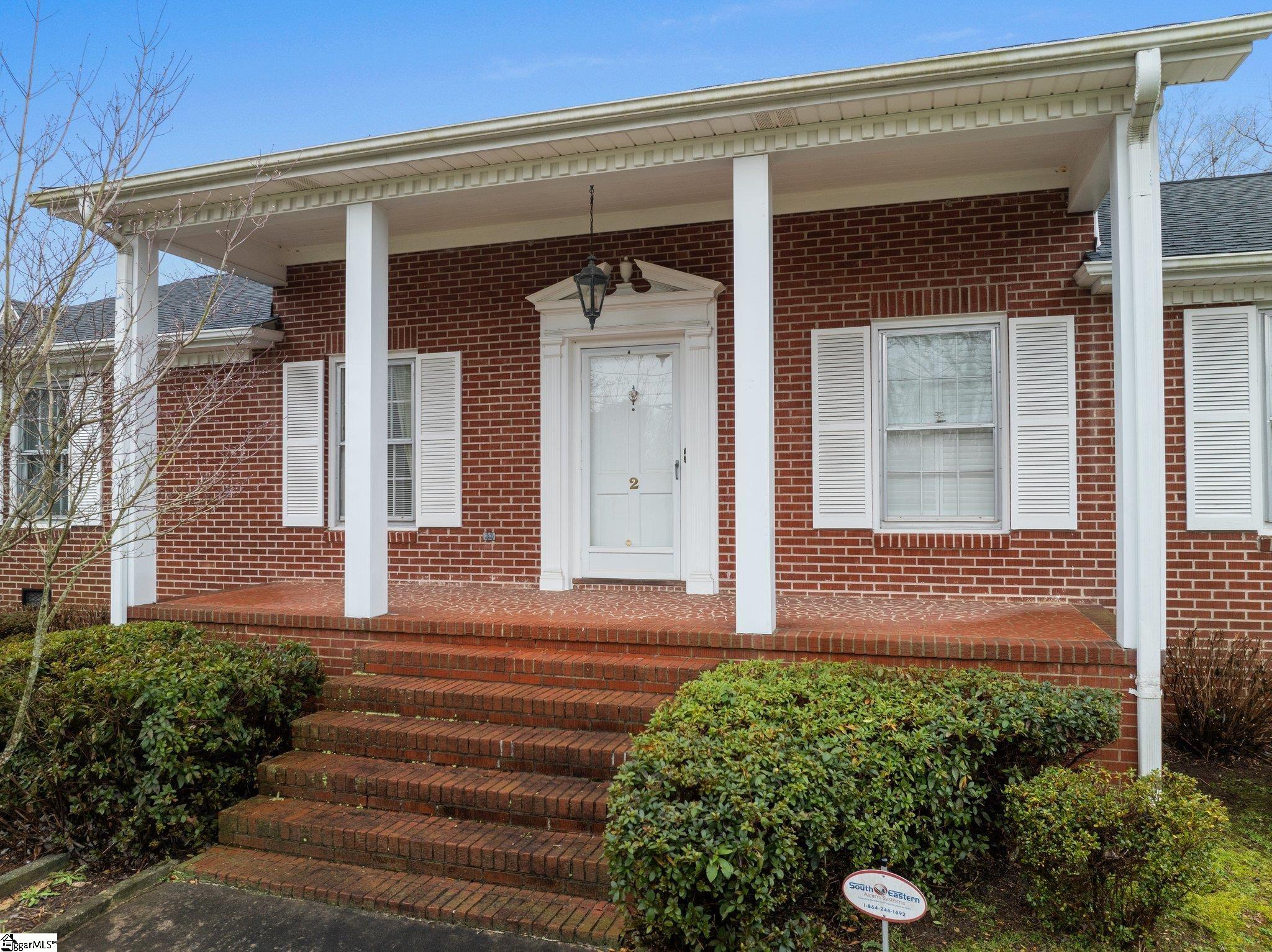 2 Woodfern Circle