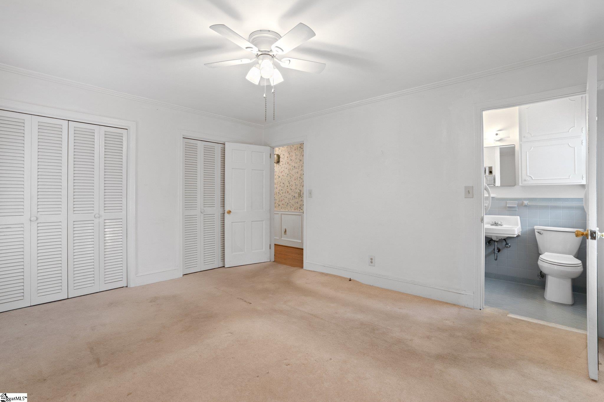 2 Woodfern Circle