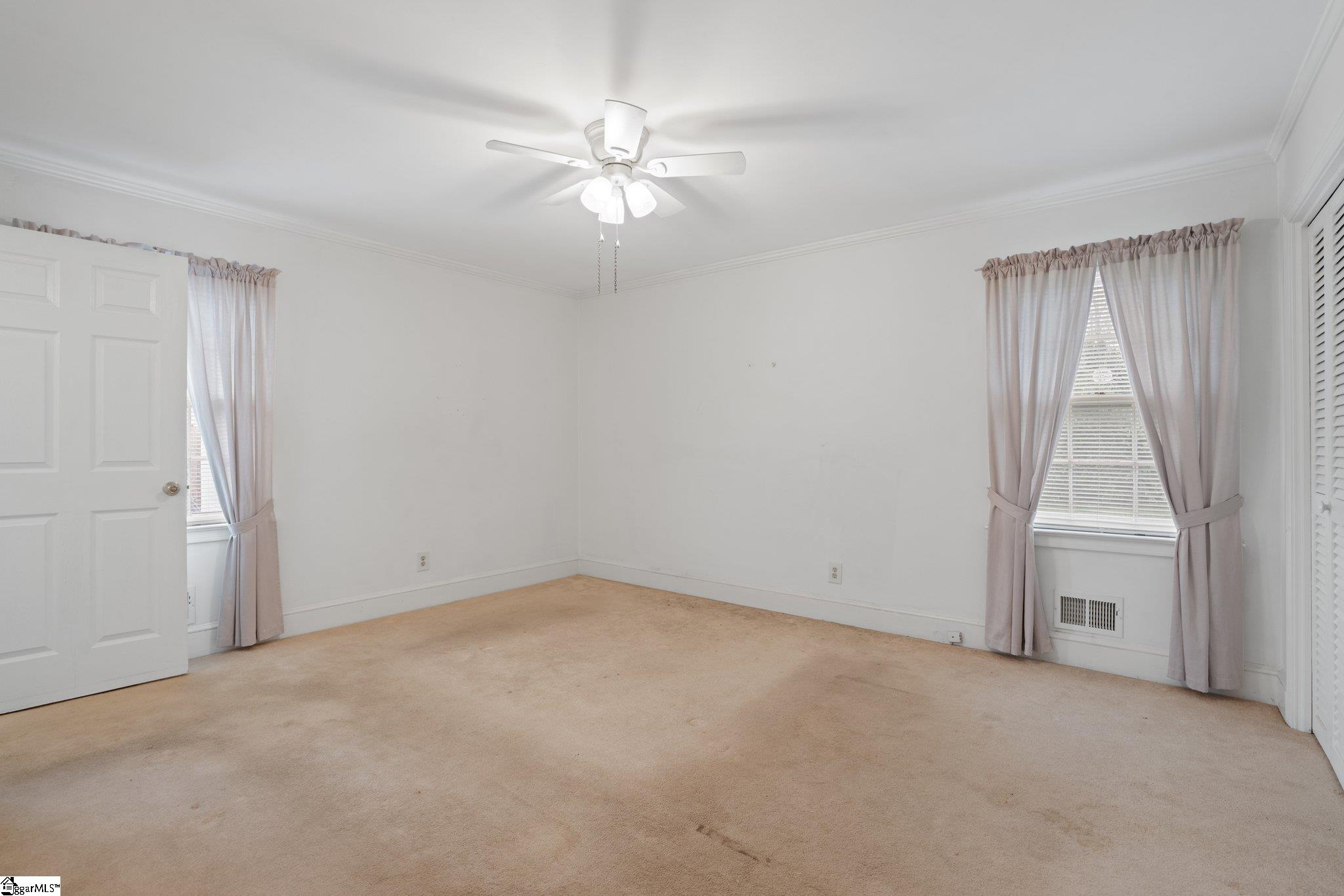 2 Woodfern Circle