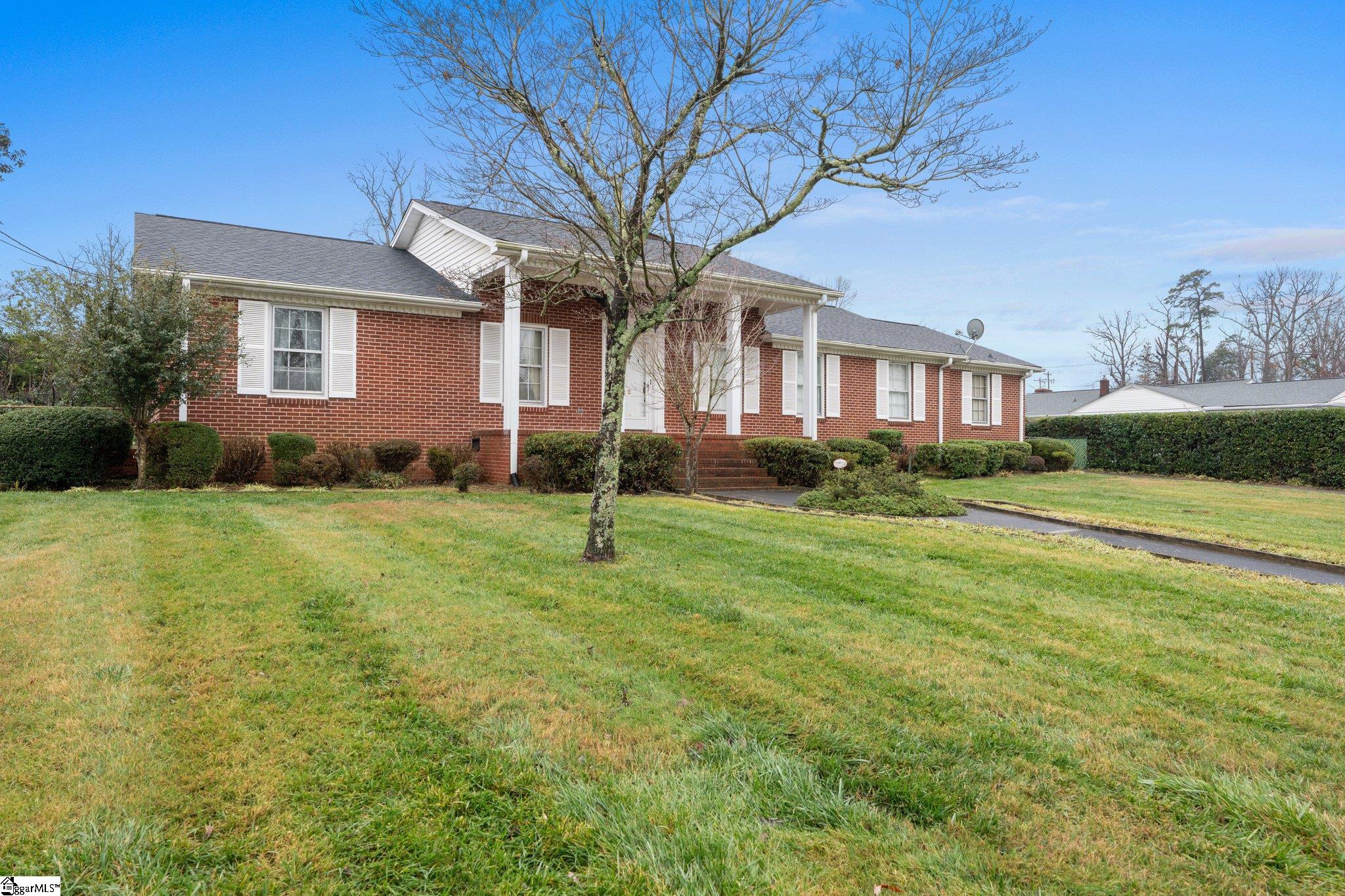 2 Woodfern Circle