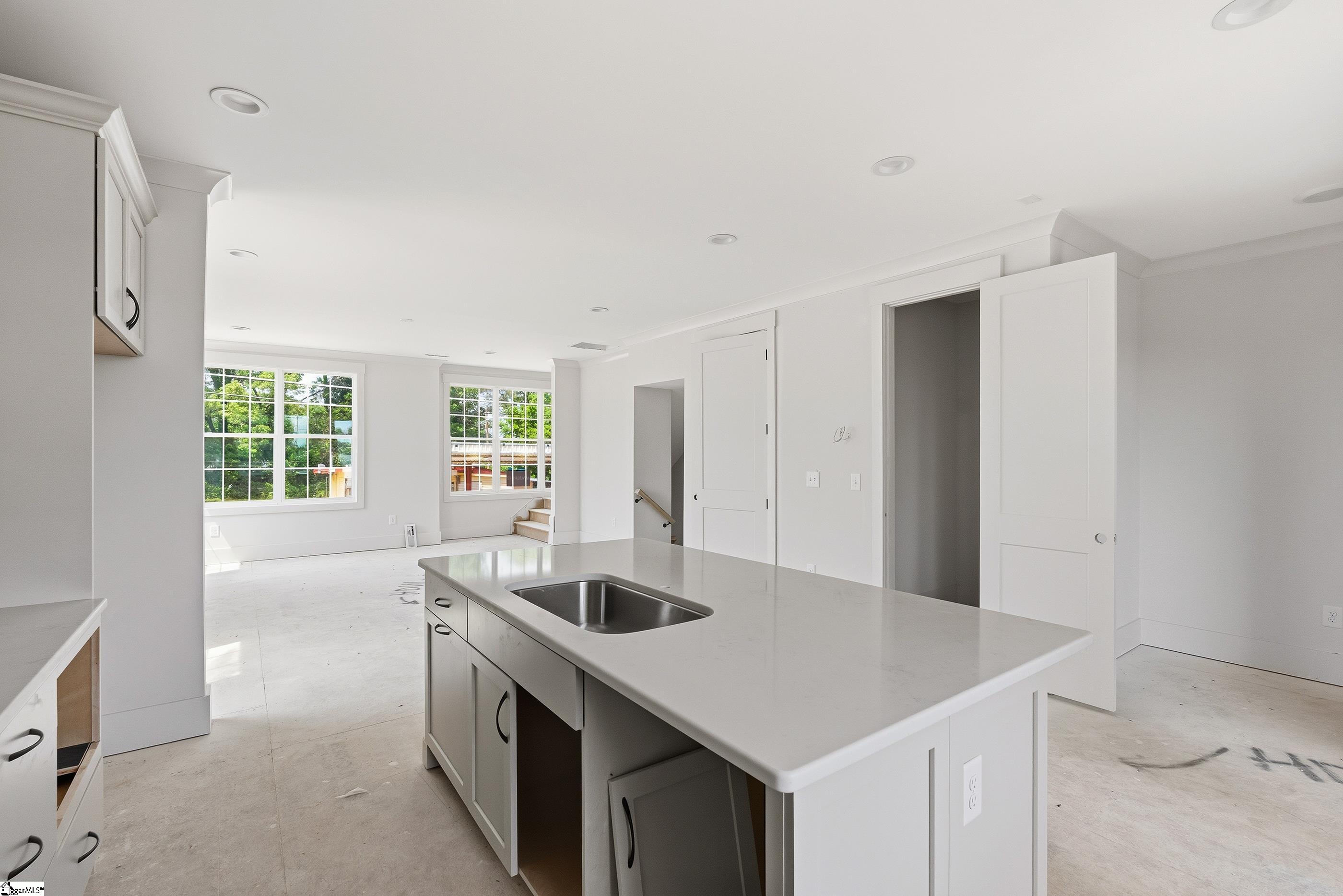 1305 Pendleton Street Unit 18