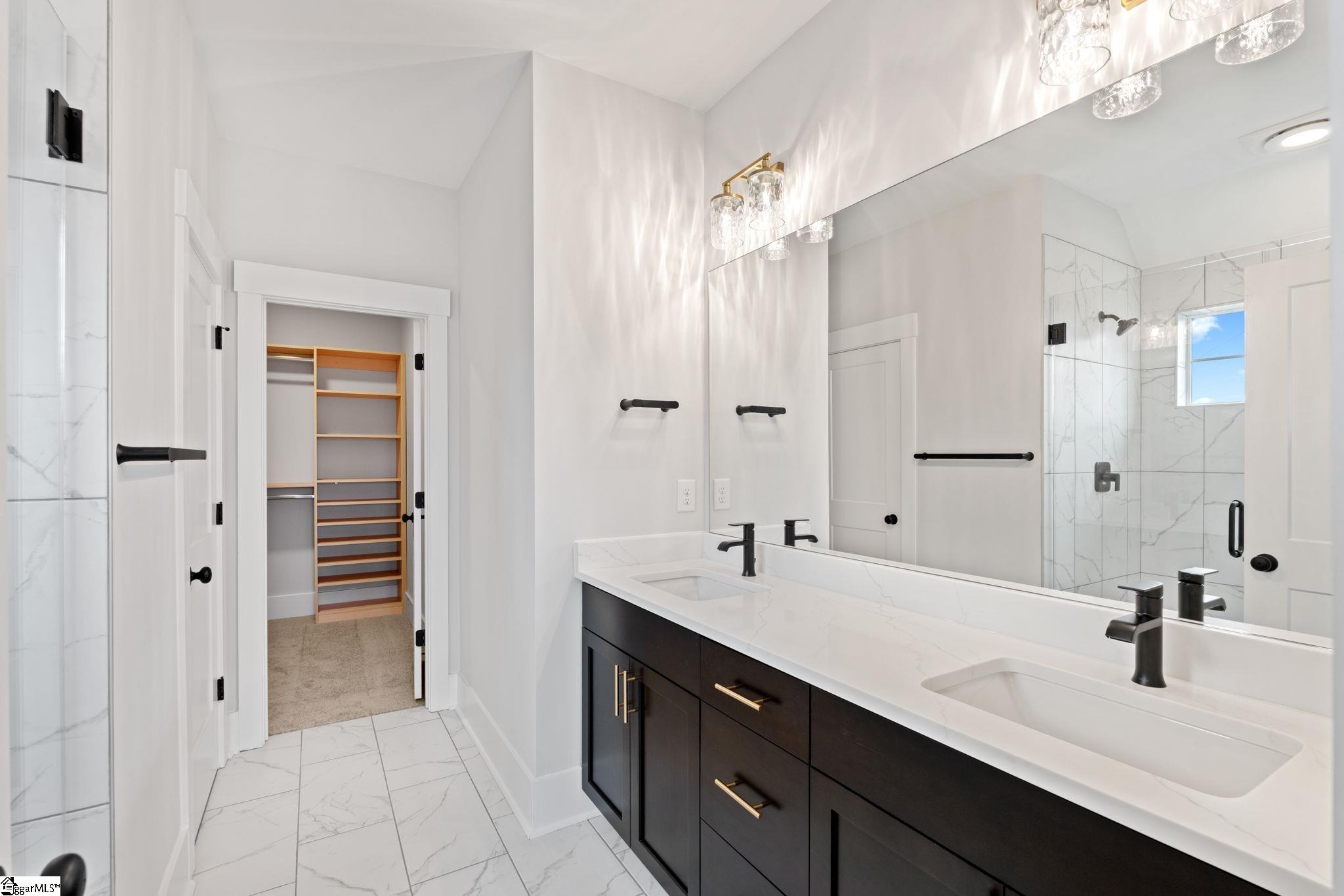 1305 Pendleton Street Unit 18