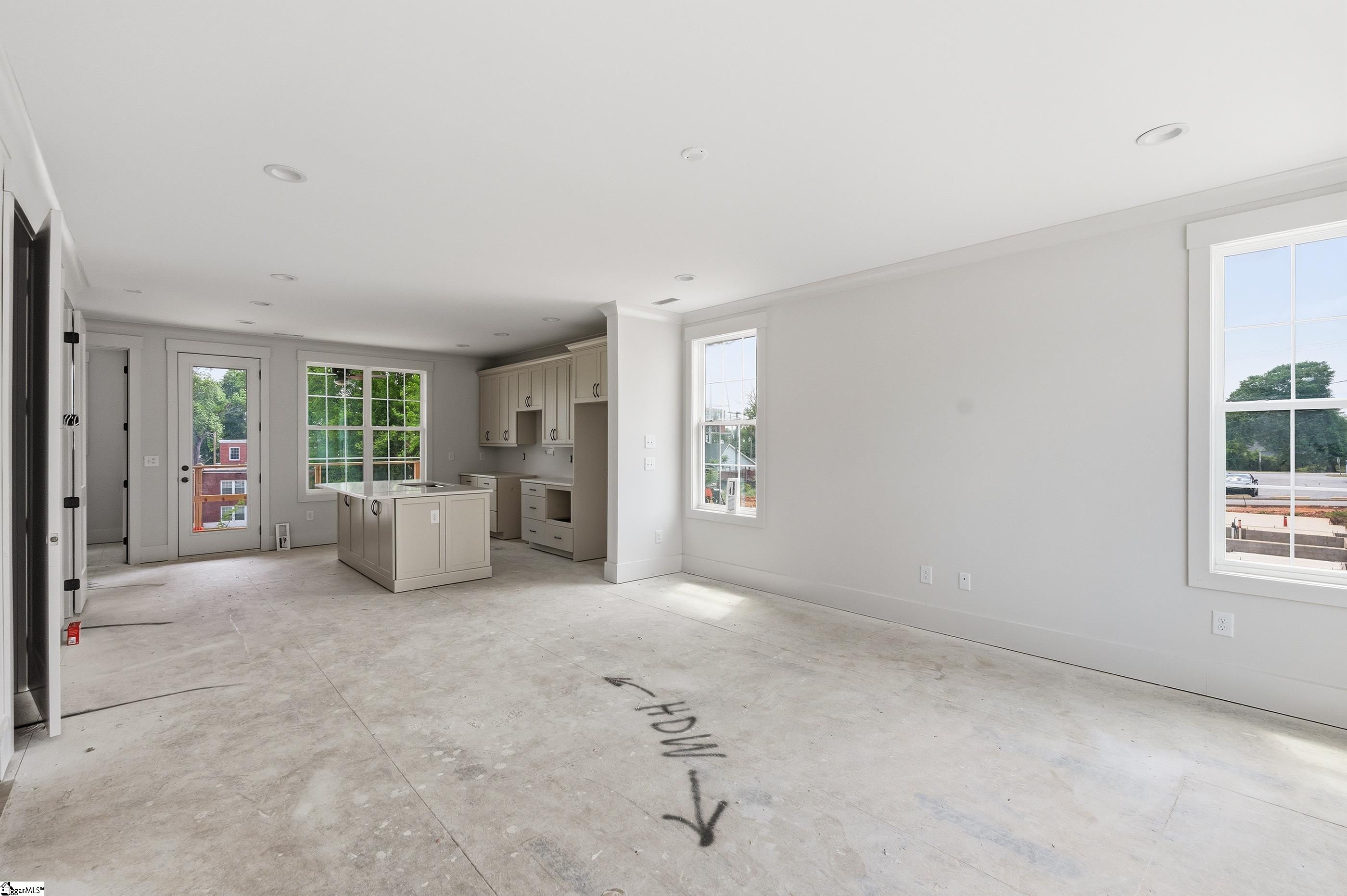 1305 Pendleton Street Unit 18