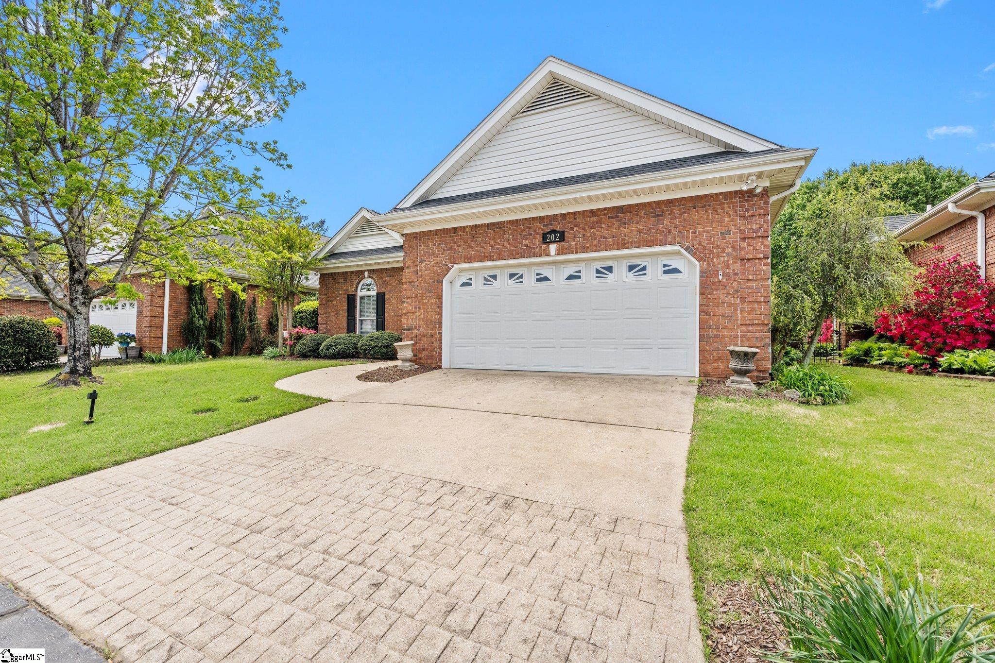 202 Greenview Circle