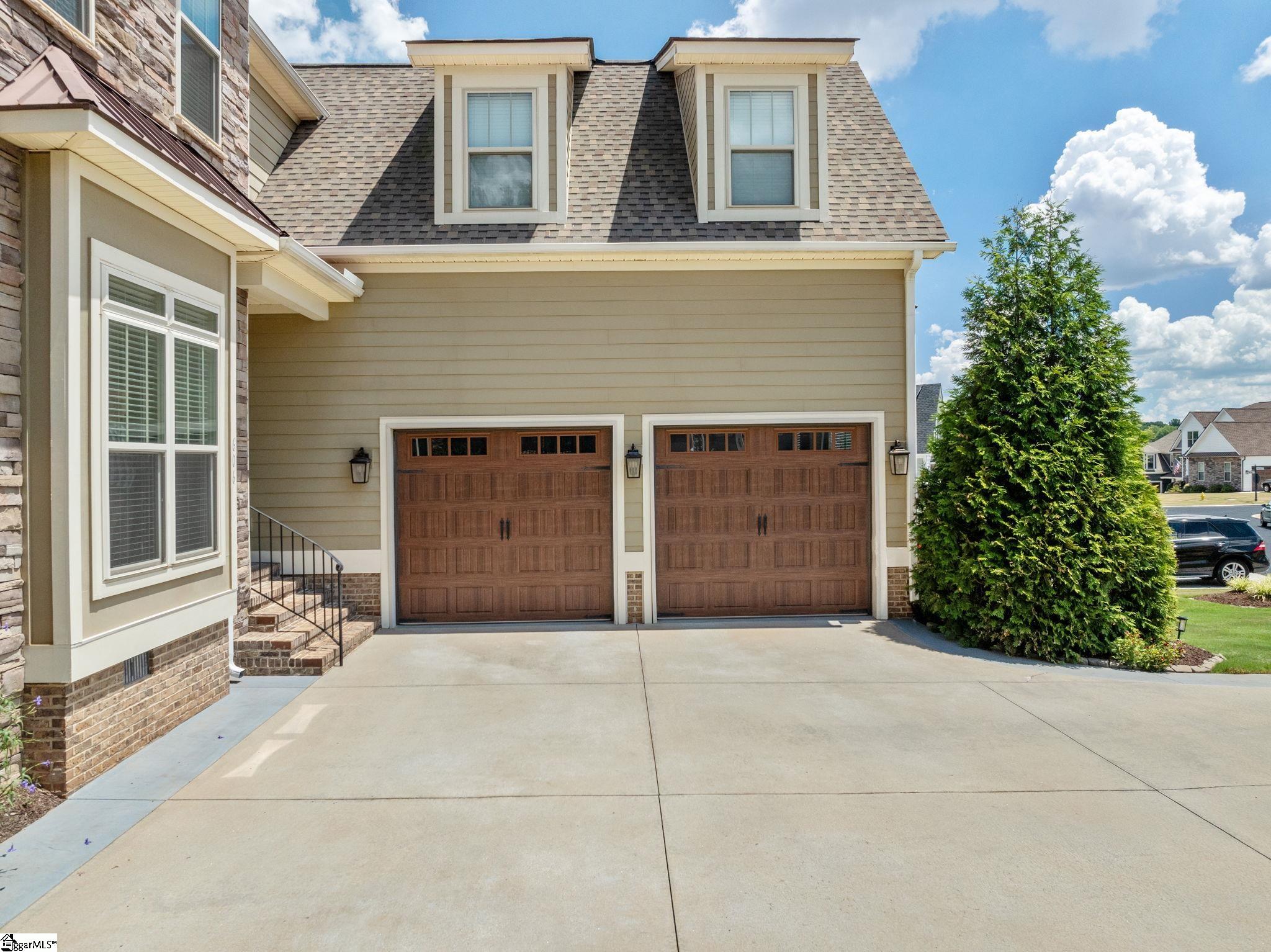 606 W Winding Slope Drive