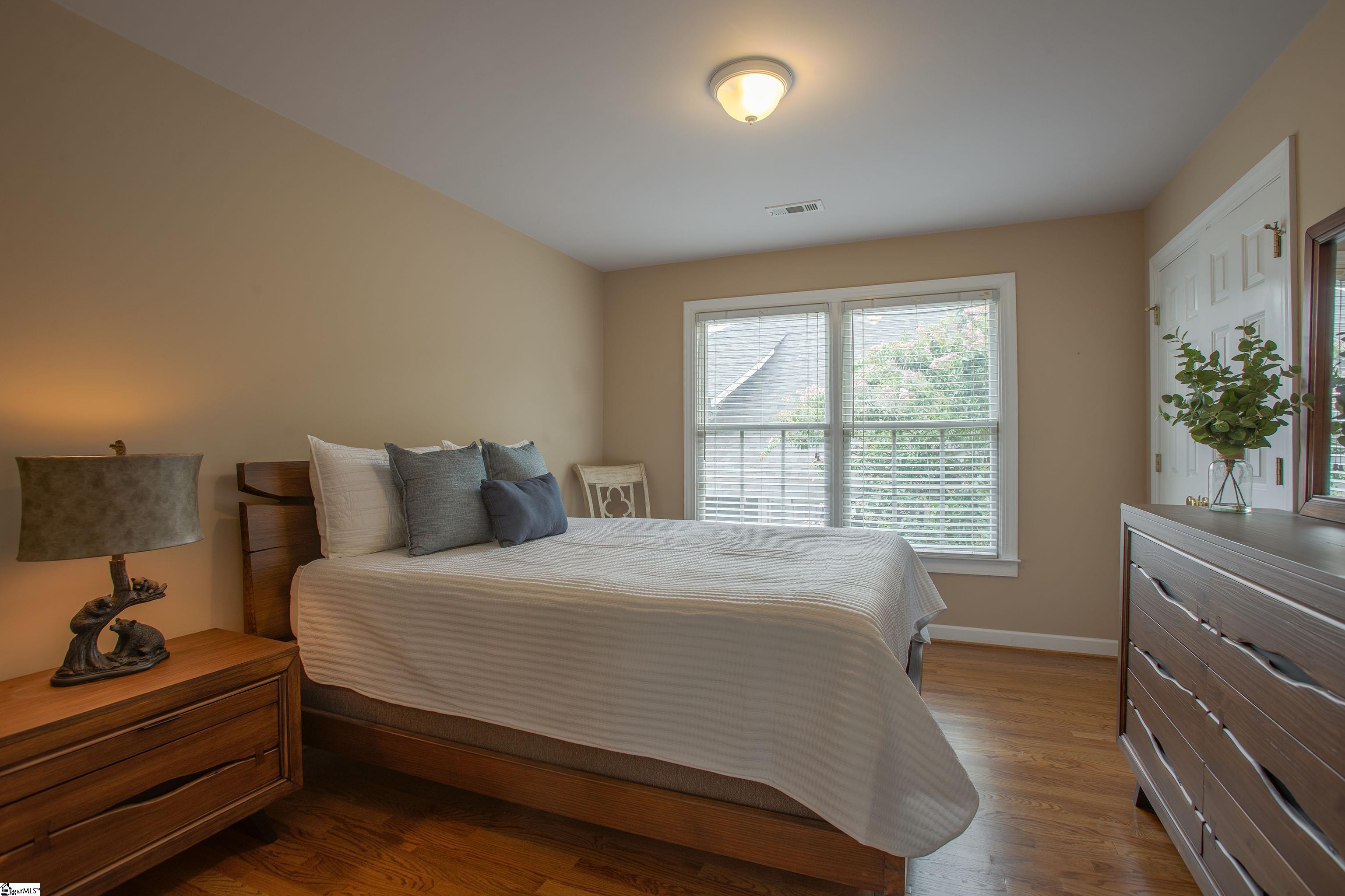 321 W Earle Street