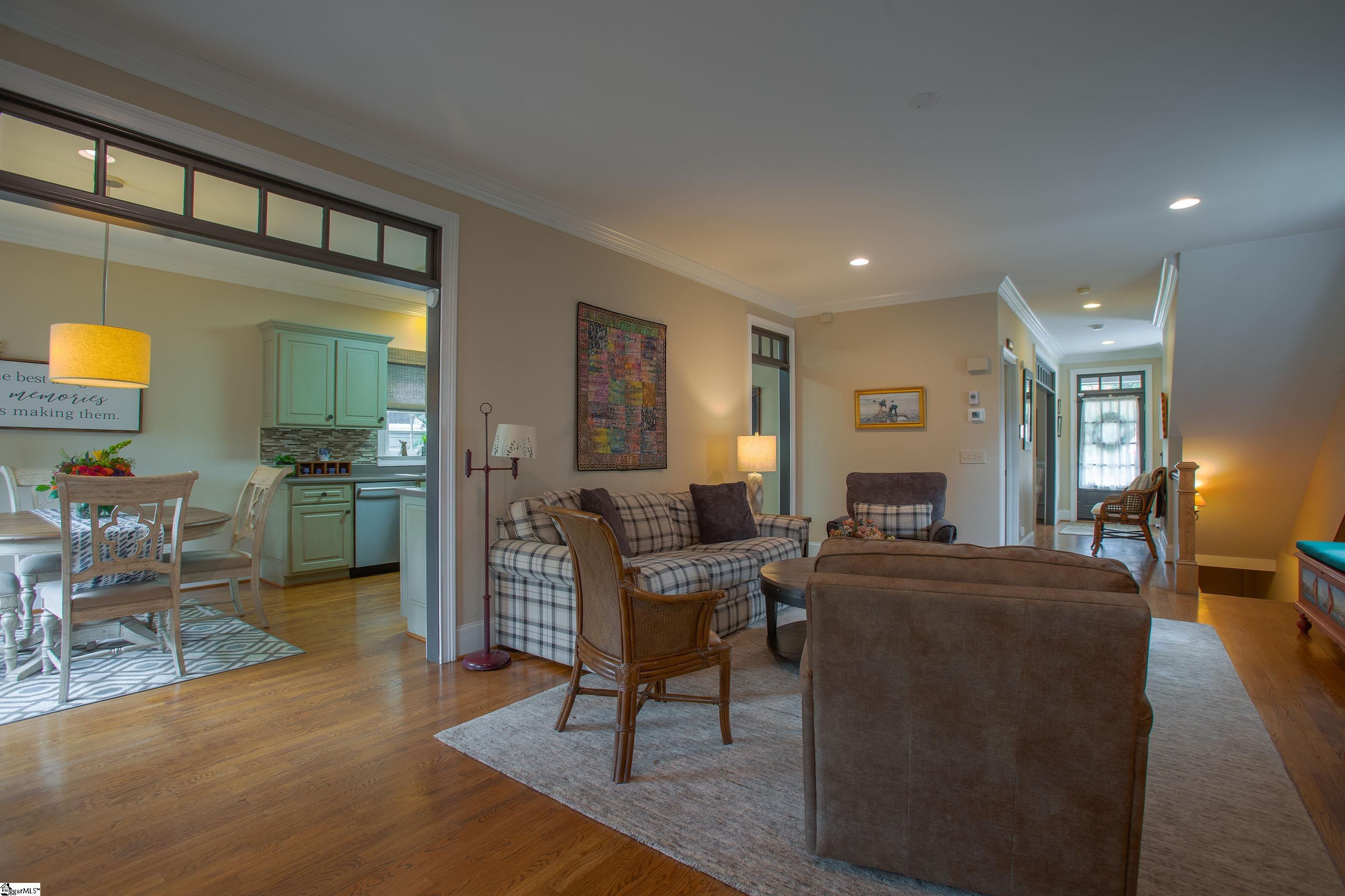 321 W Earle Street