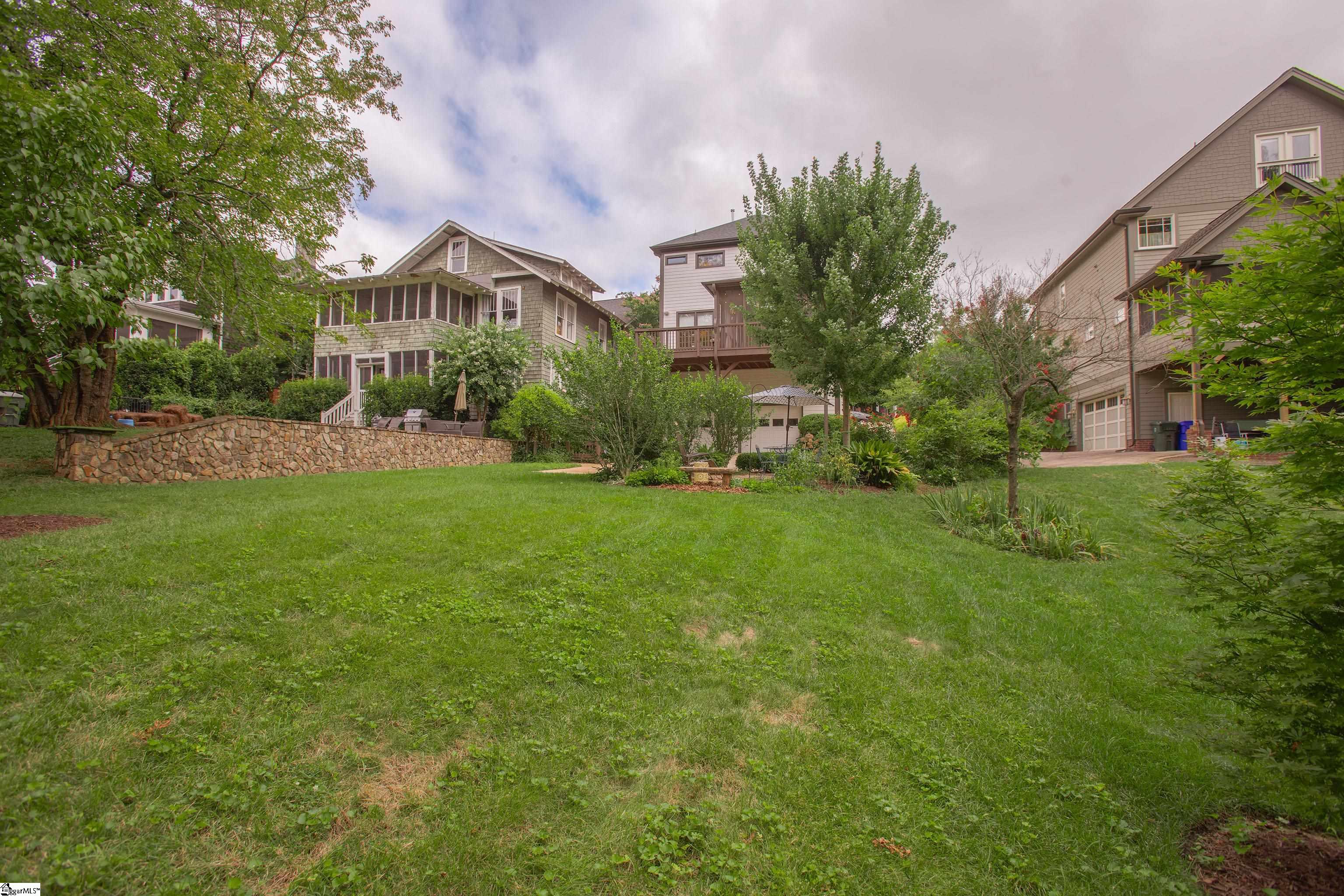321 W Earle Street