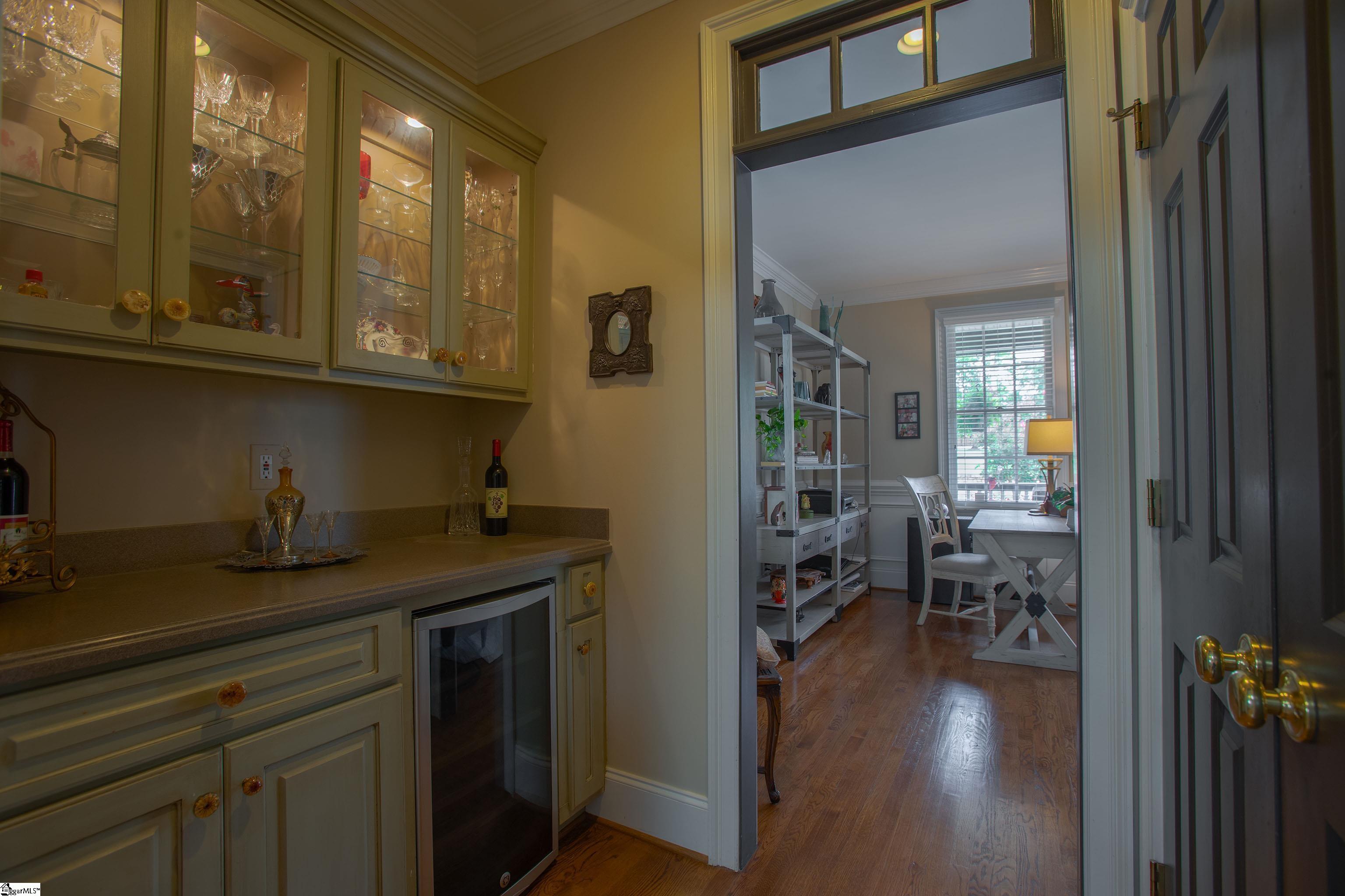 321 W Earle Street