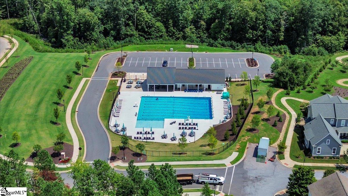 404 Algonquin Trail