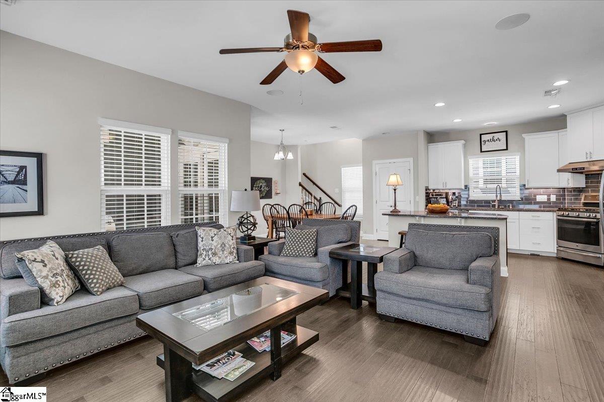 404 Algonquin Trail