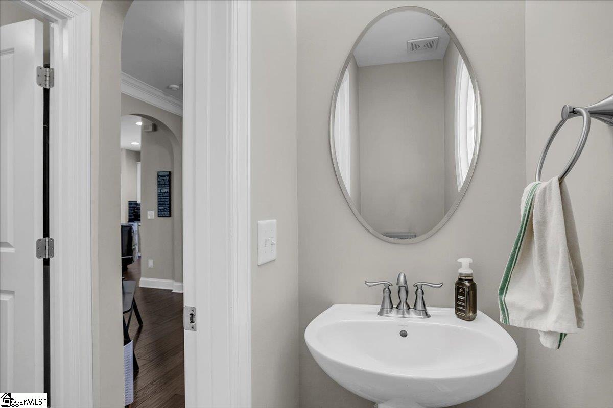 404 Algonquin Trail