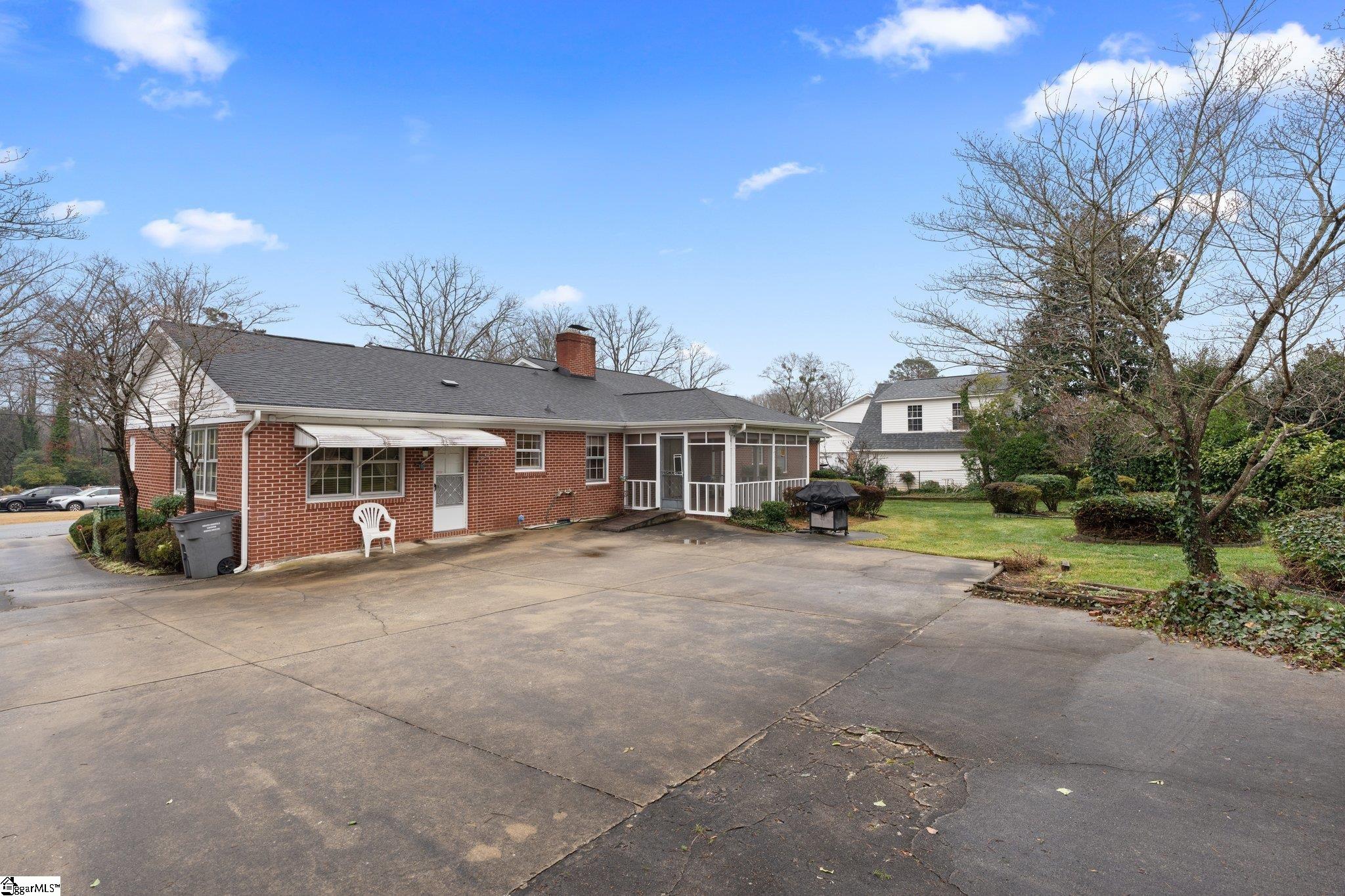 2 Woodfern Circle